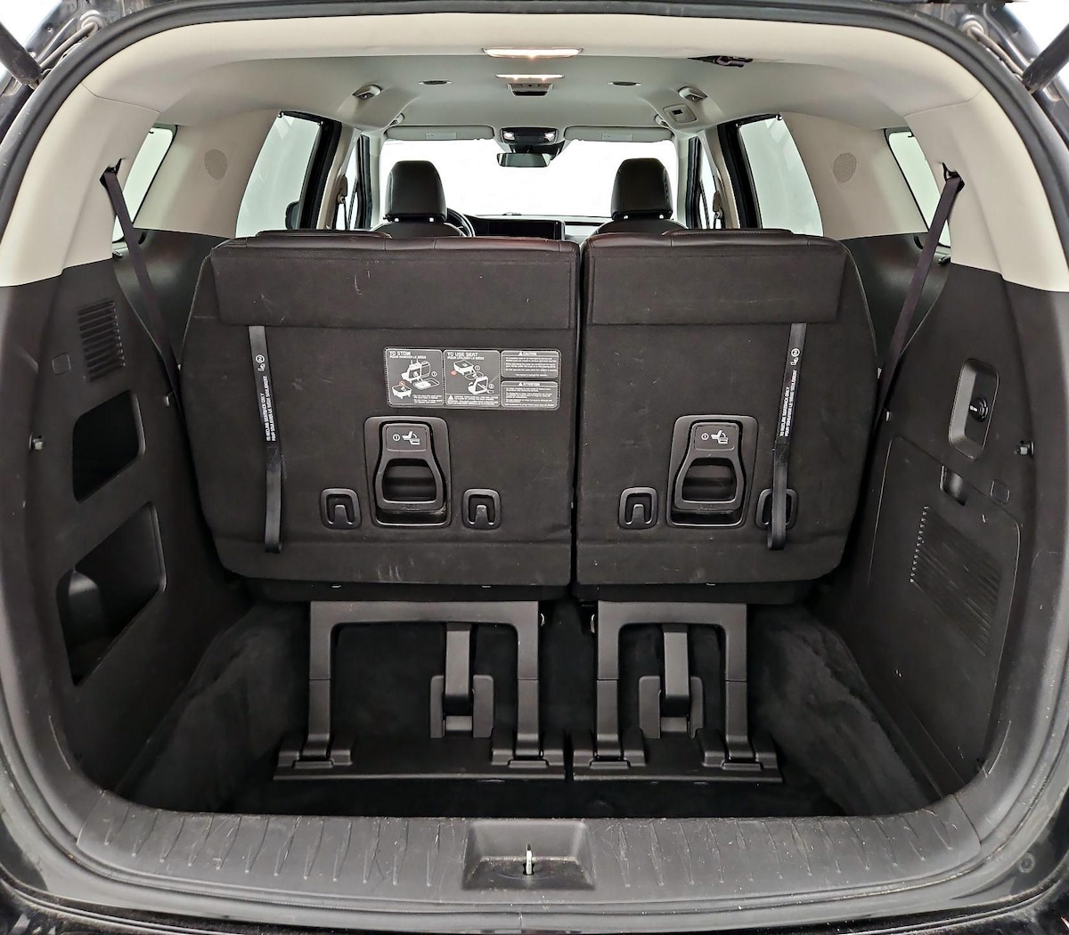 Trunk/Cargo (Seats Up)