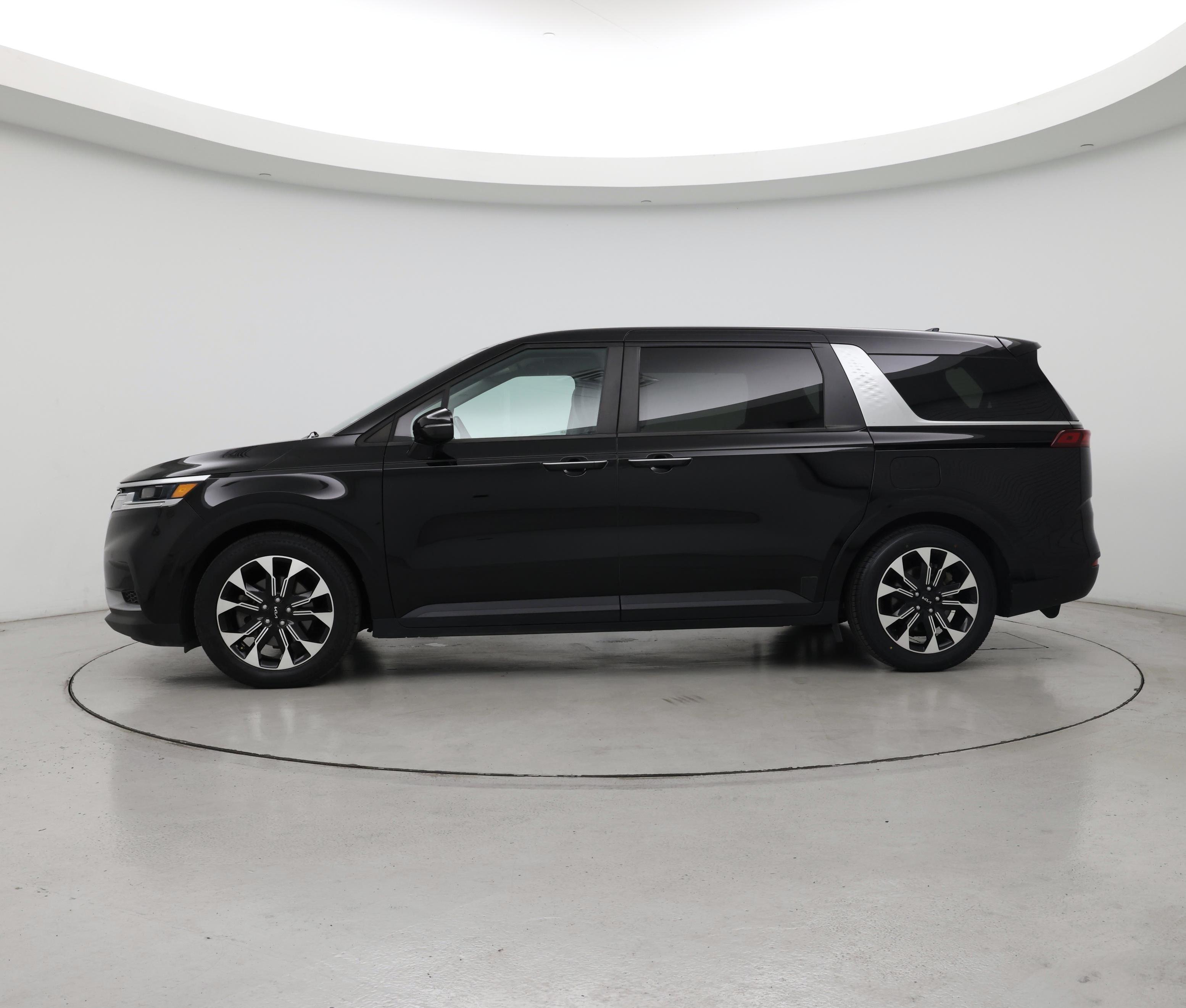 Thumbnail: 2022 Kia Carnival - 3