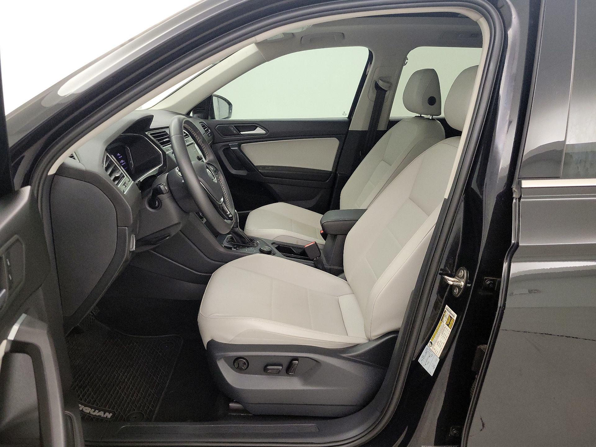 Thumbnail: 2021 Volkswagen Tiguan - 11