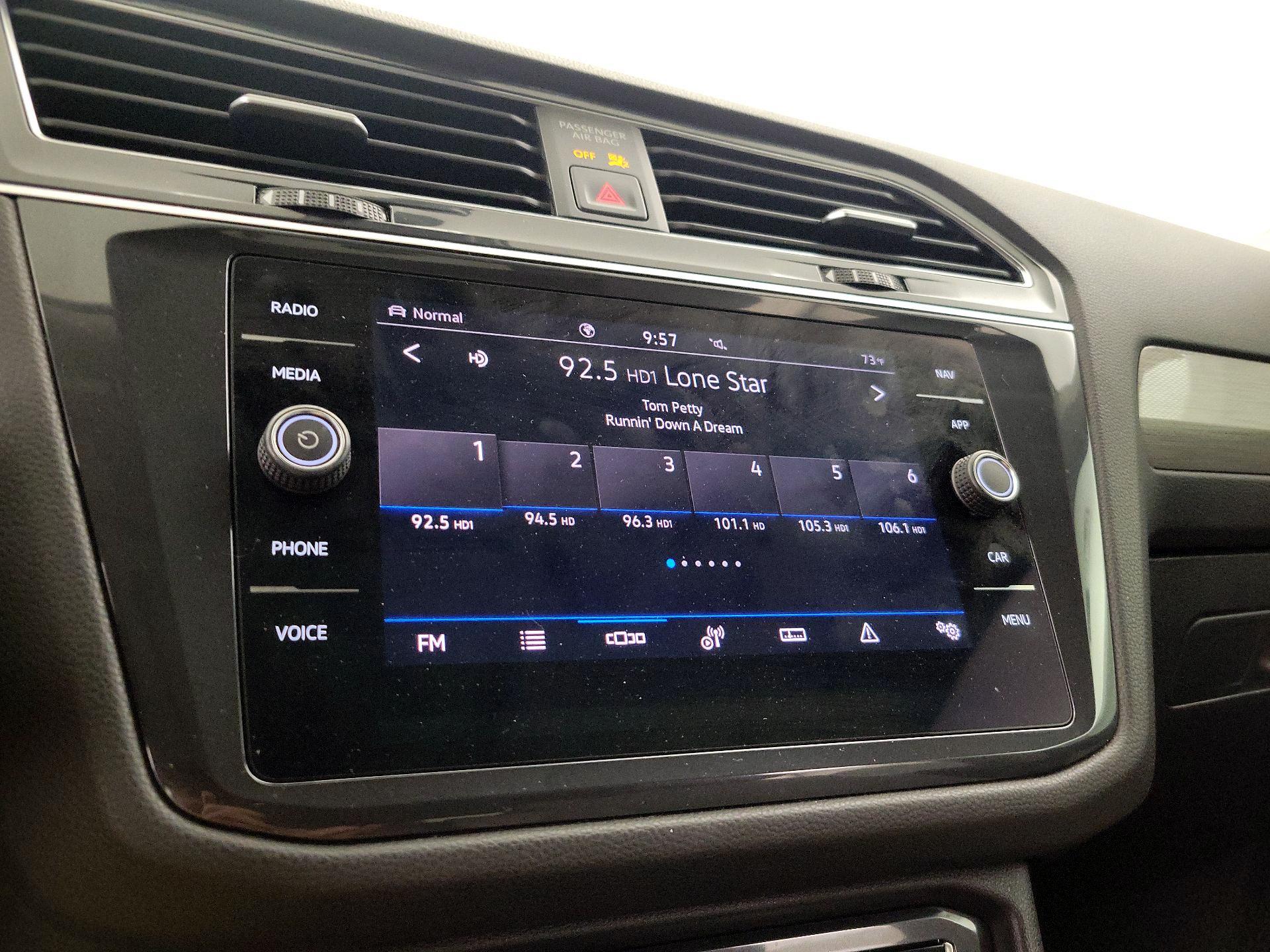 Thumbnail: 2021 Volkswagen Tiguan - 15