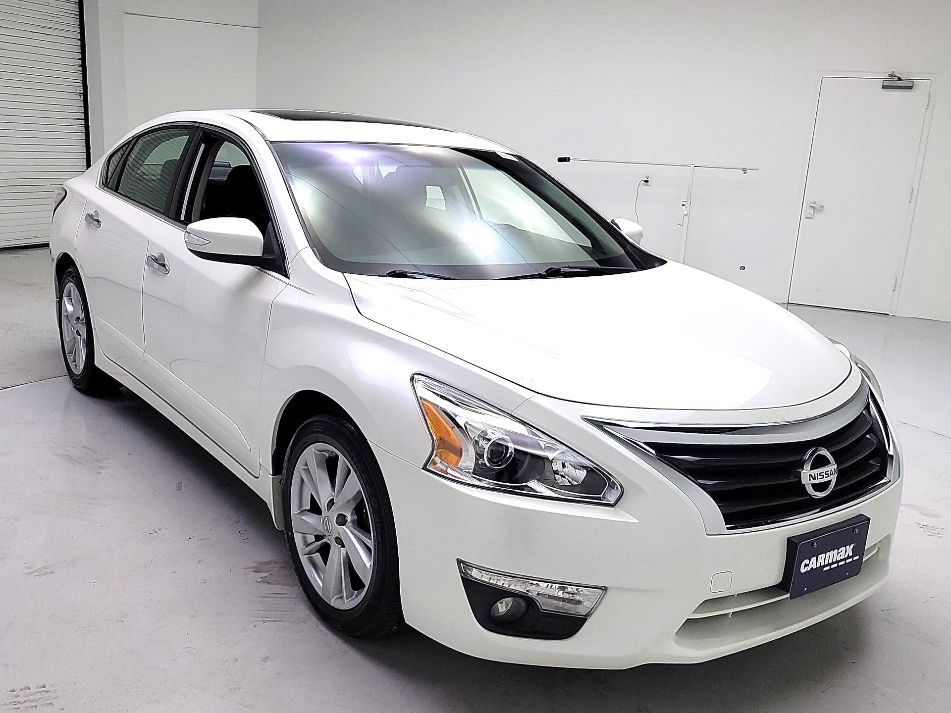Thumbnail: 2015 Nissan Altima - 1