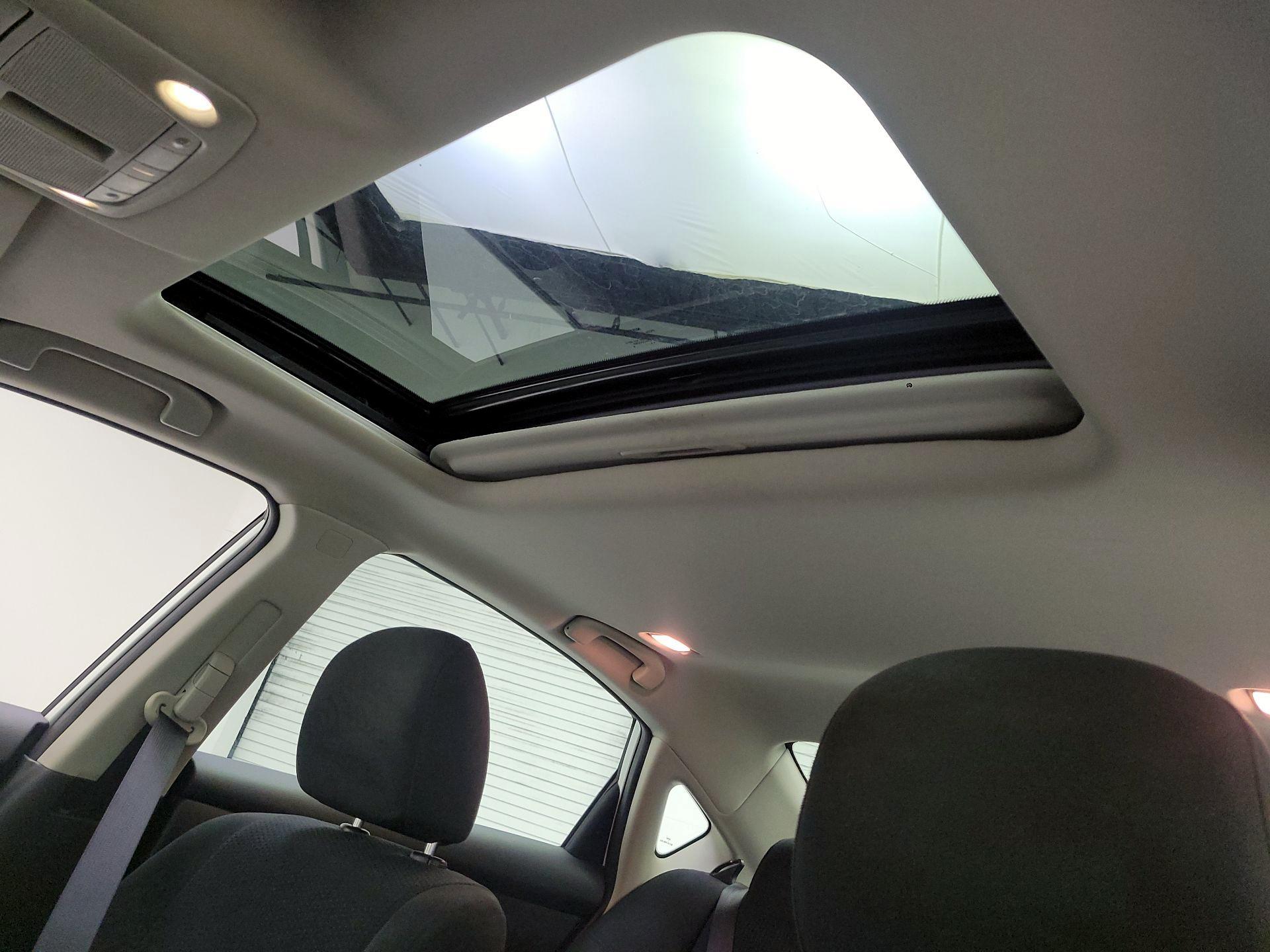 Thumbnail: 2015 Nissan Altima - 18