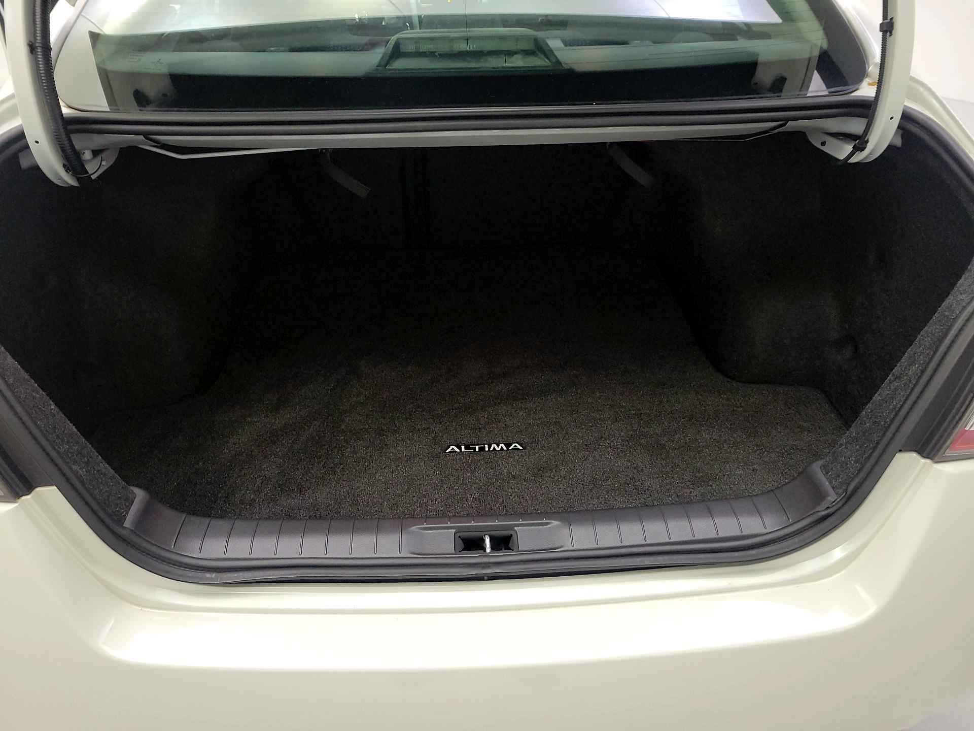 Thumbnail: 2015 Nissan Altima - 20