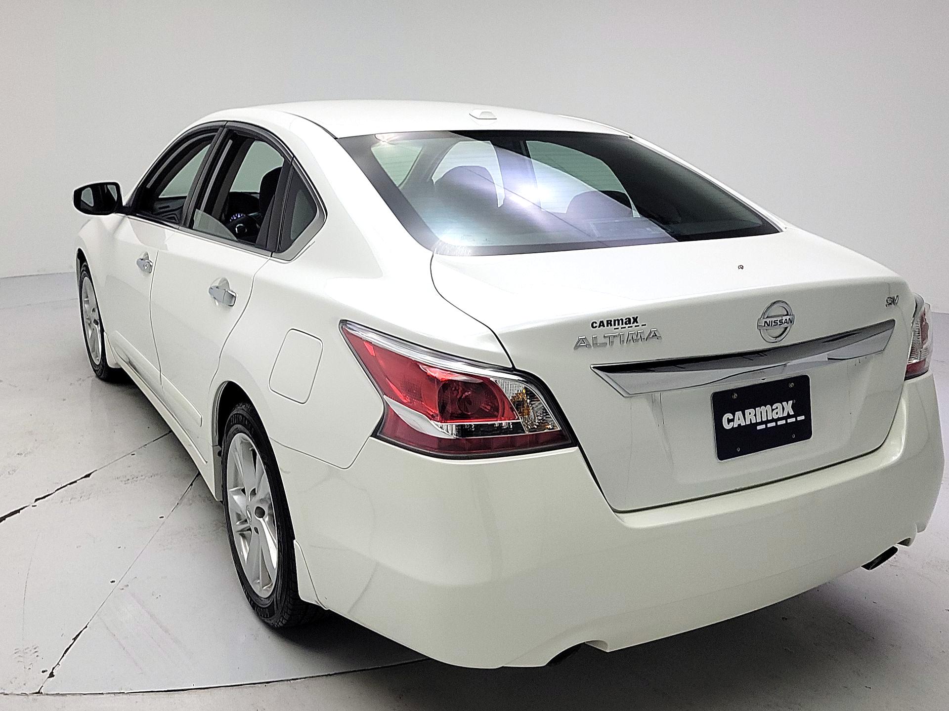 Thumbnail: 2015 Nissan Altima - 7