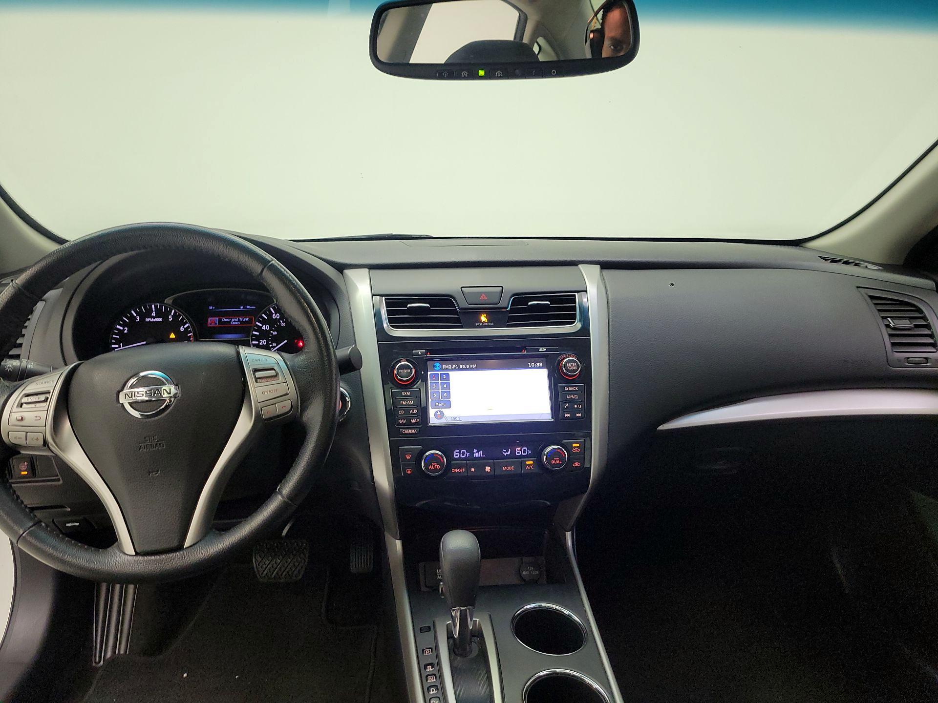 Thumbnail: 2015 Nissan Altima - 8