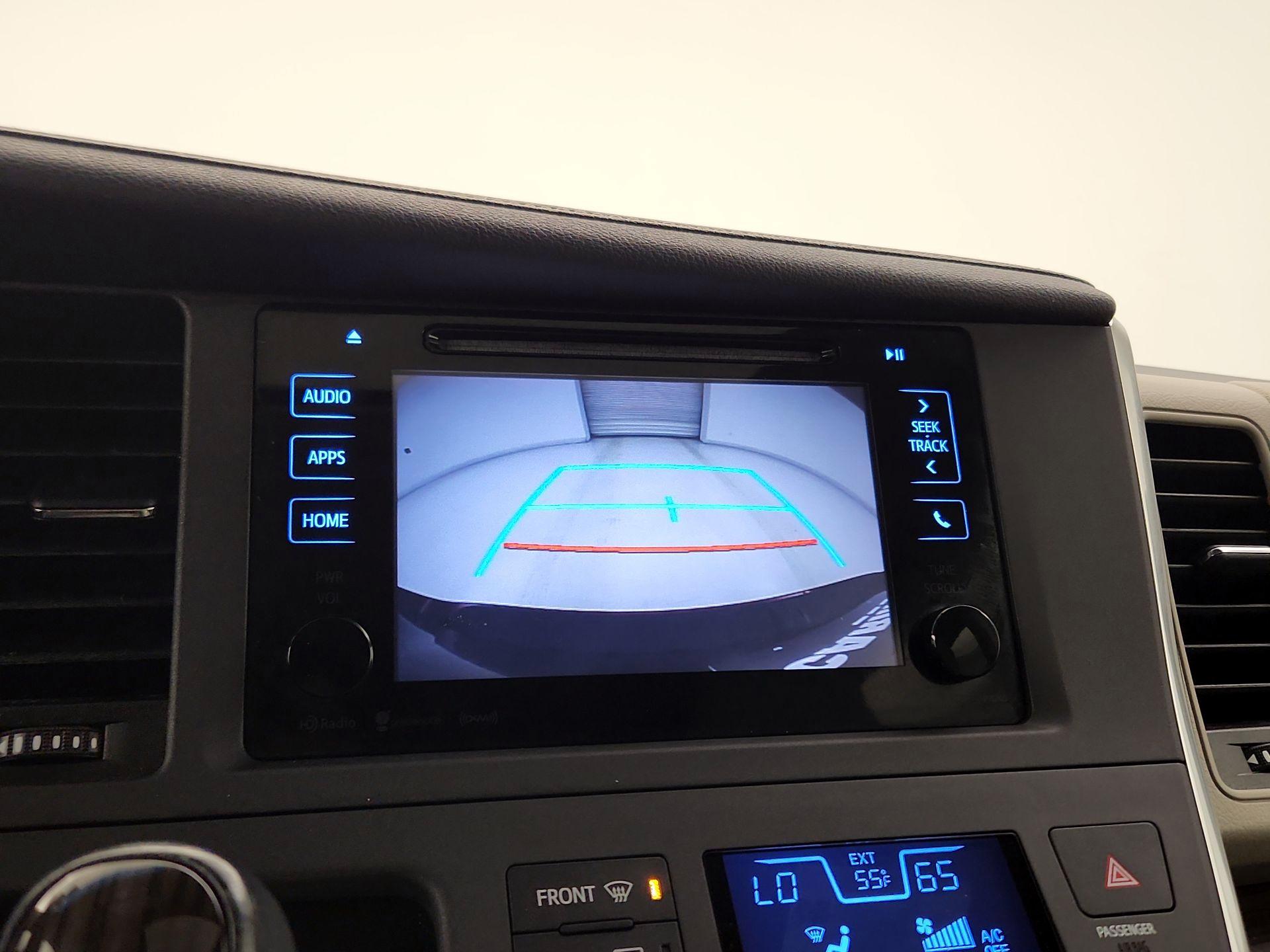 Thumbnail: 2017 Toyota Sienna - 14