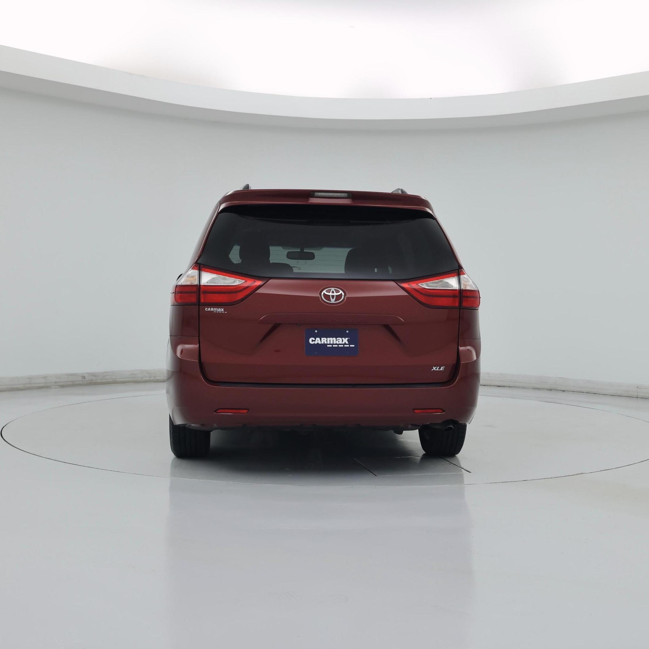 Thumbnail: 2017 Toyota Sienna - 6