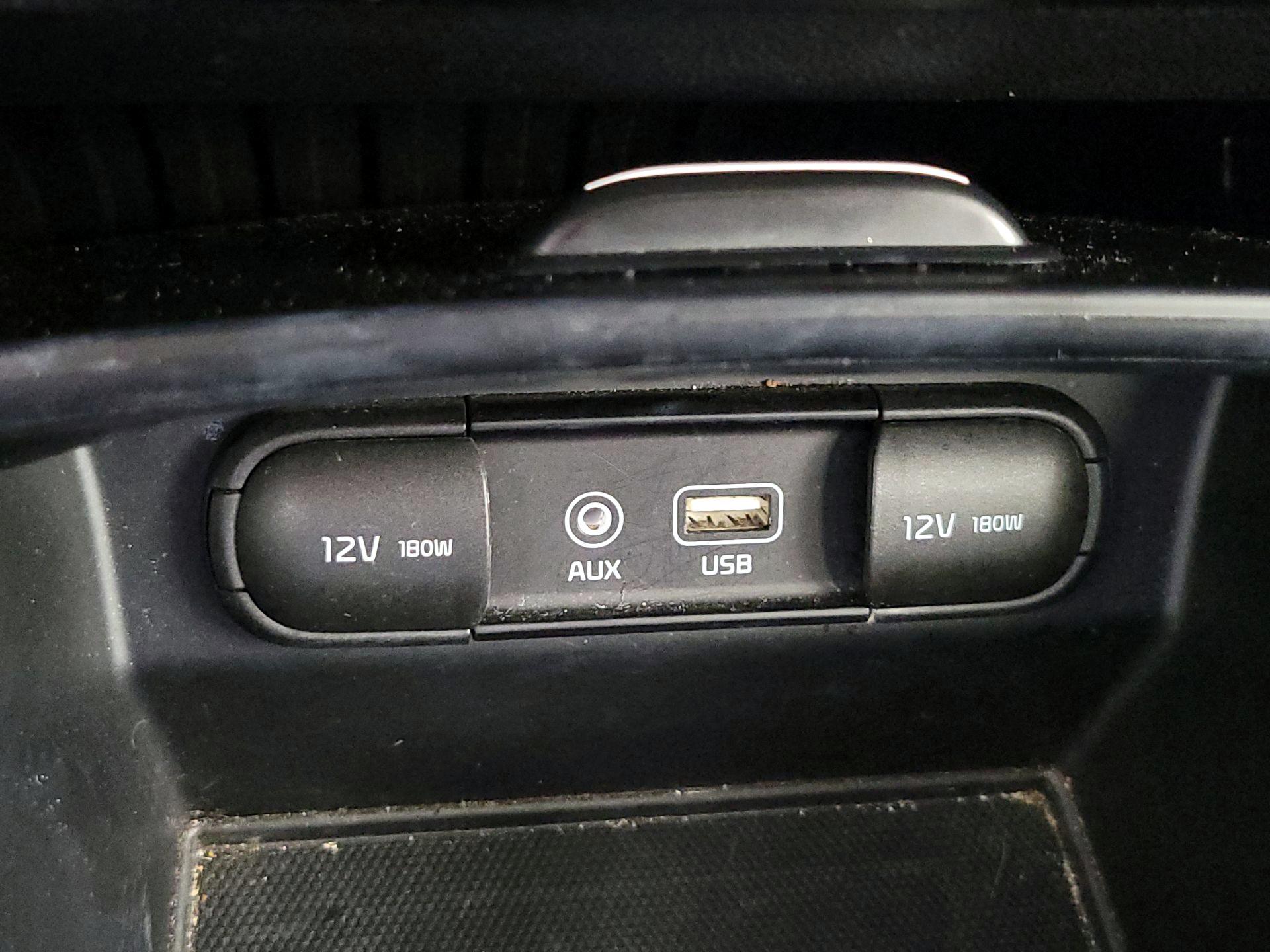 Thumbnail: 2019 Kia Sorento - 18