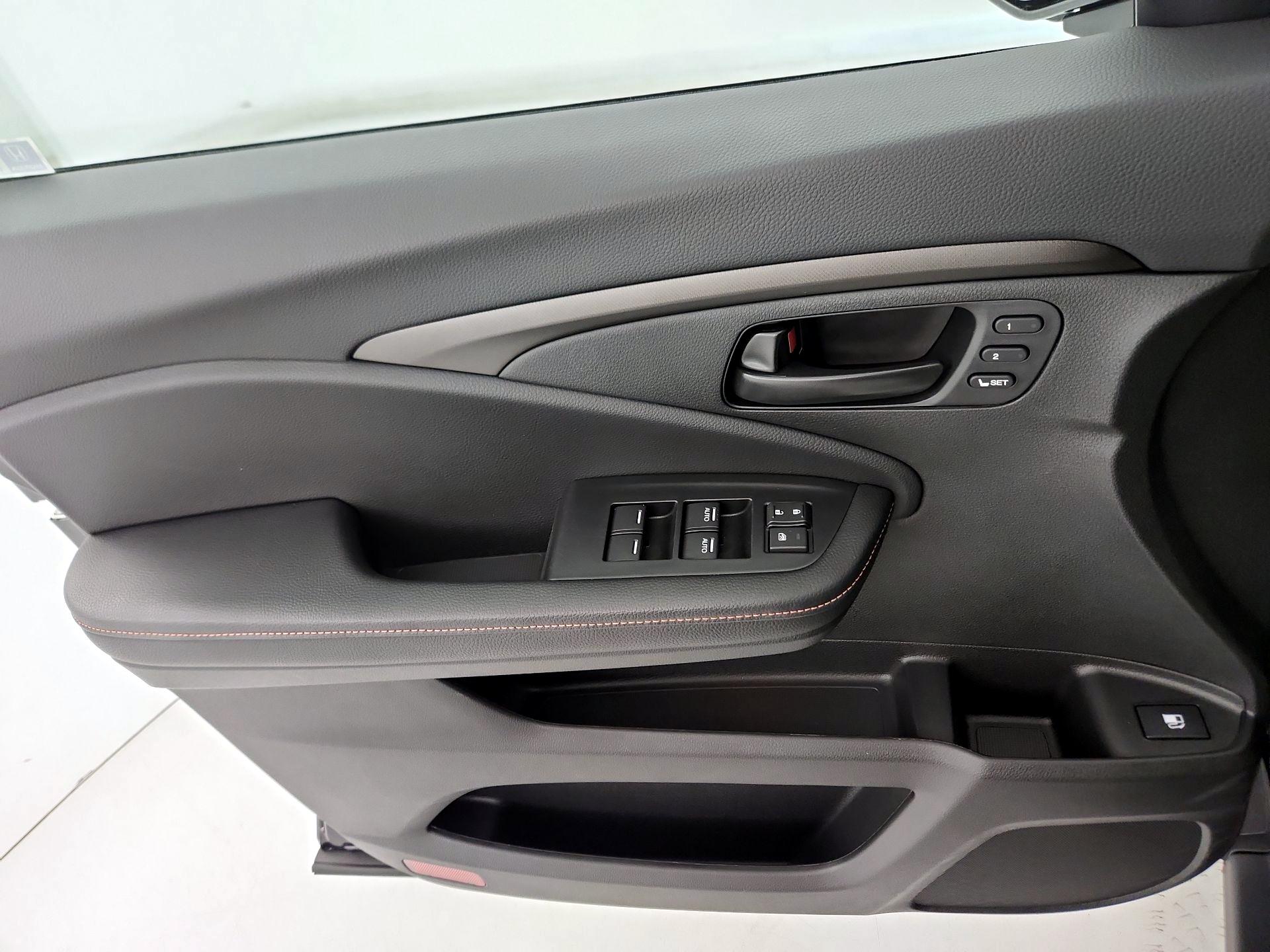 Thumbnail: 2025 Honda Ridgeline - 12