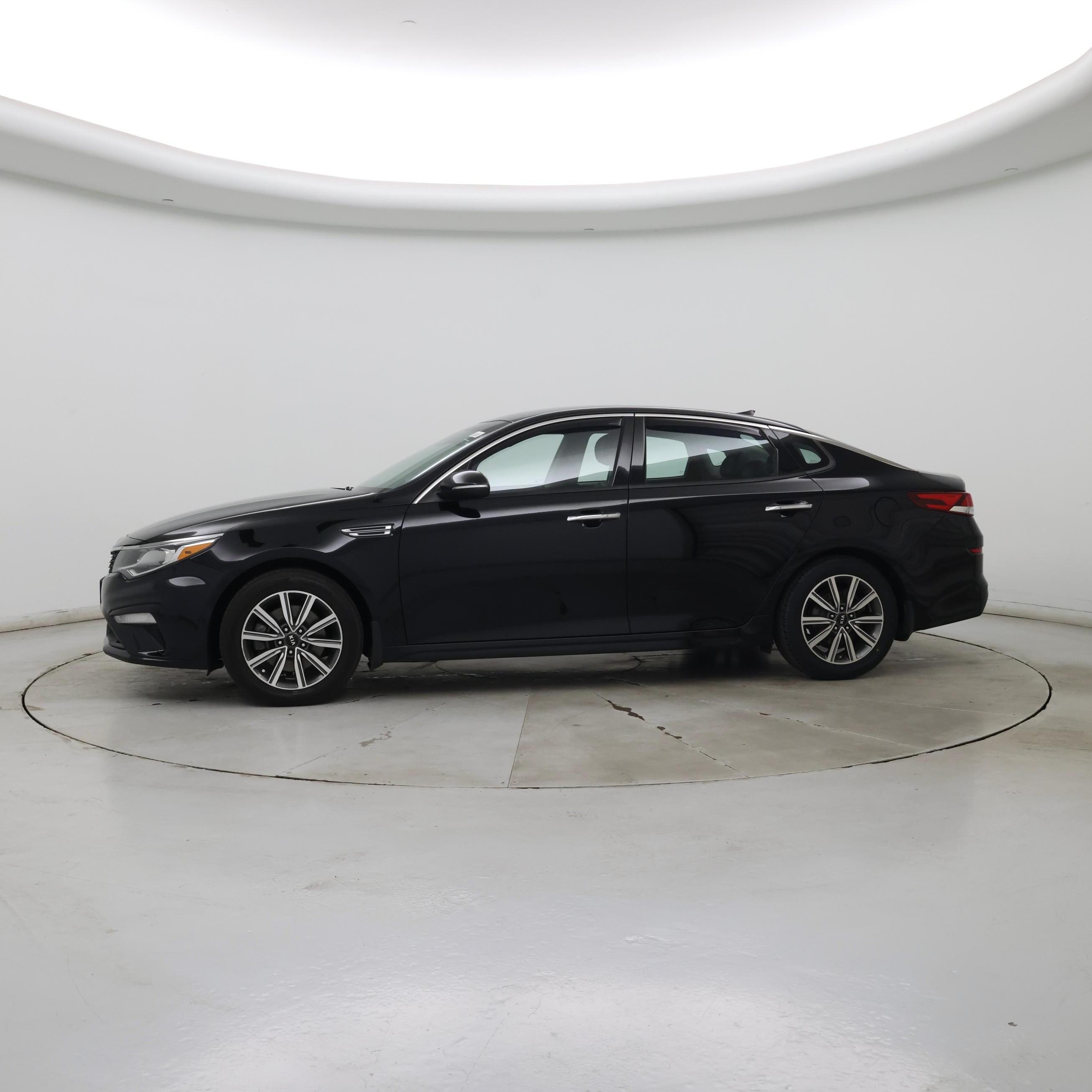 Thumbnail: 2019 Kia Optima - 3