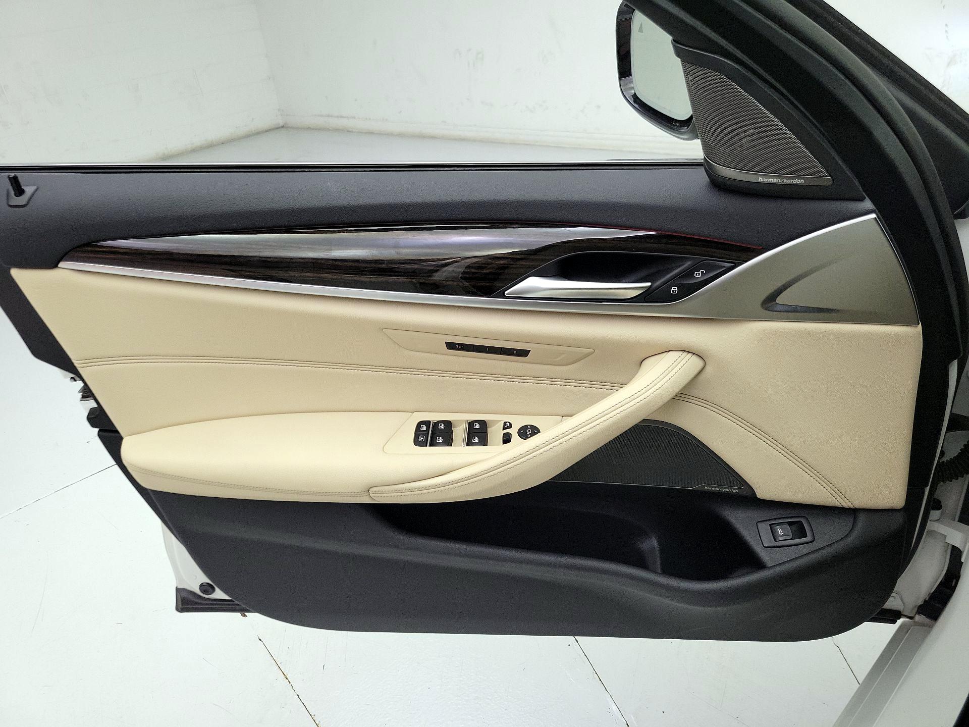 Thumbnail: 2023 BMW 5 Series - 12