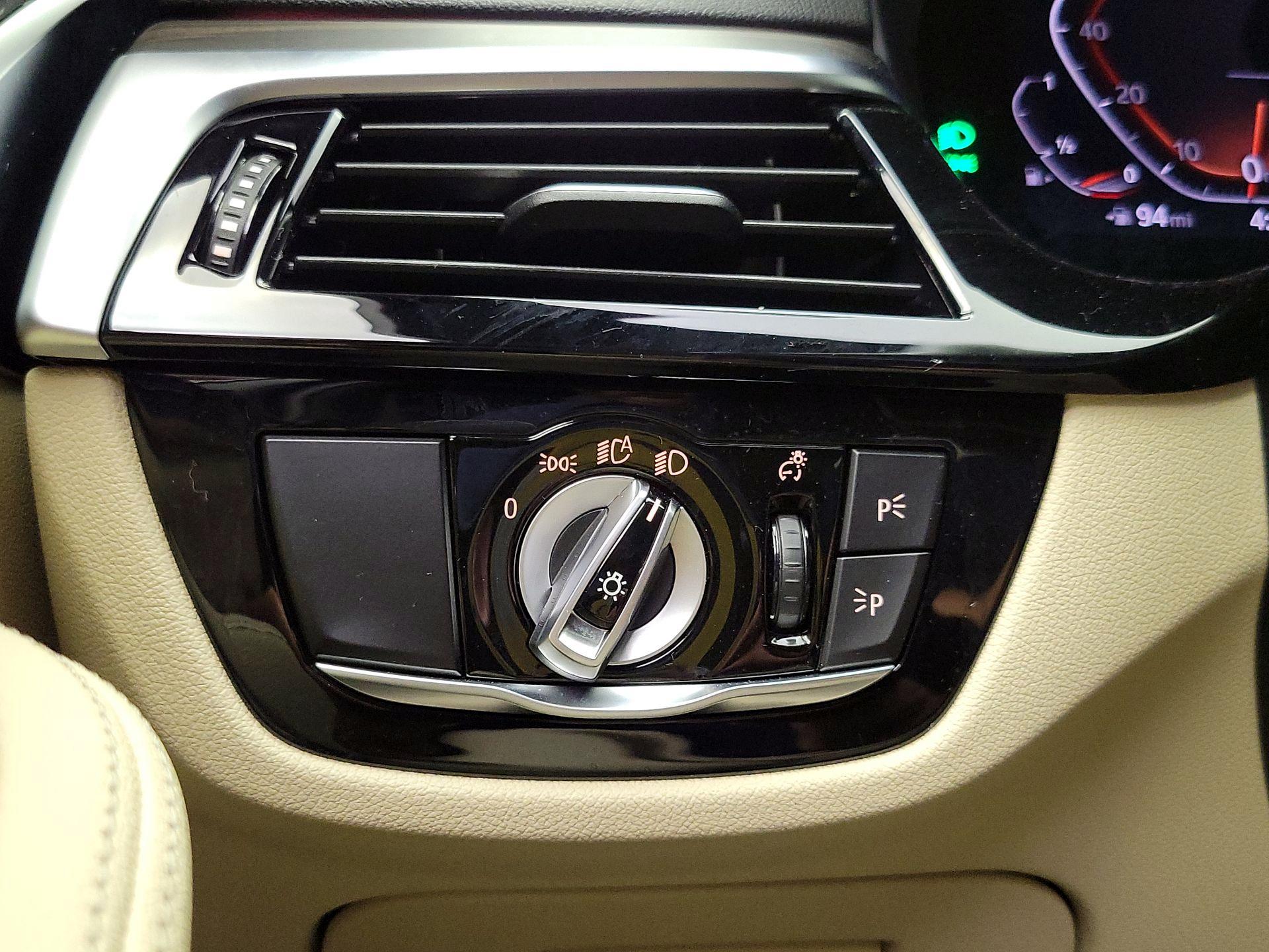 Thumbnail: 2023 BMW 5 Series - 13