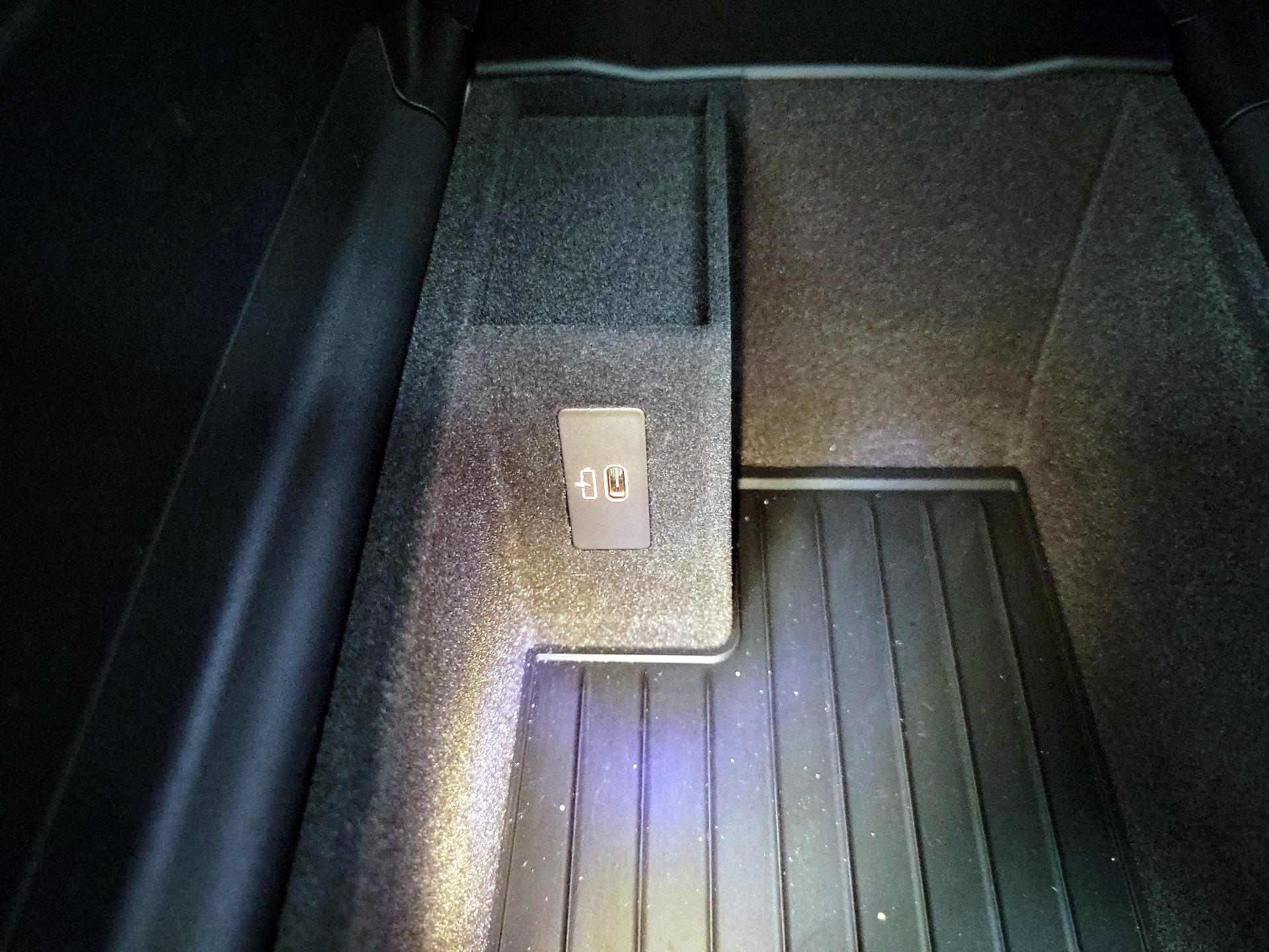 Thumbnail: 2023 BMW 5 Series - 18