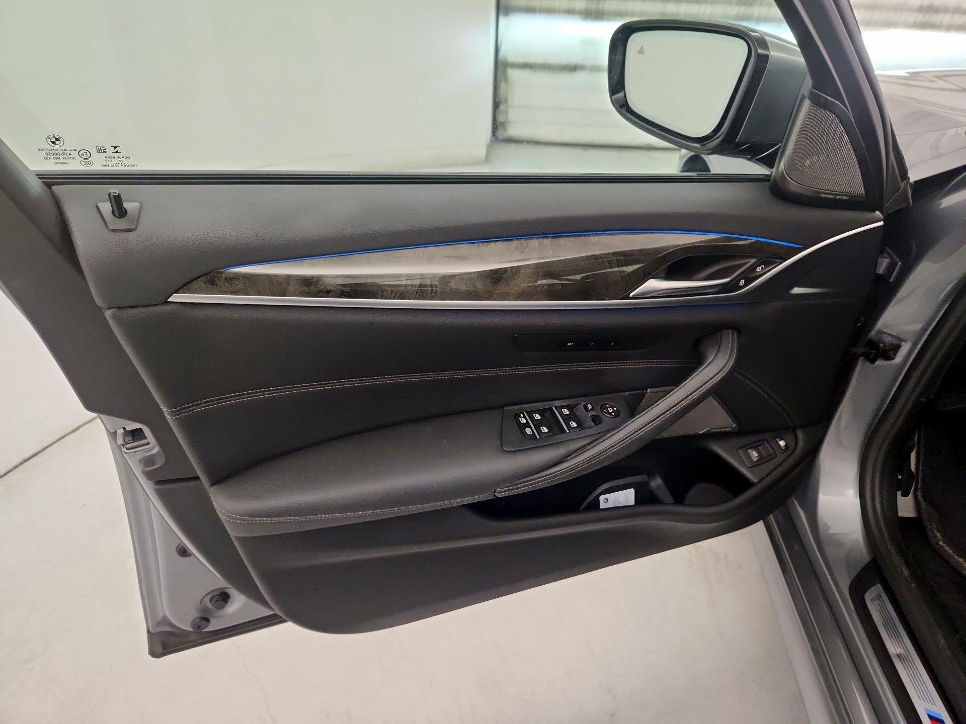 Thumbnail: 2023 BMW 5 Series - 12