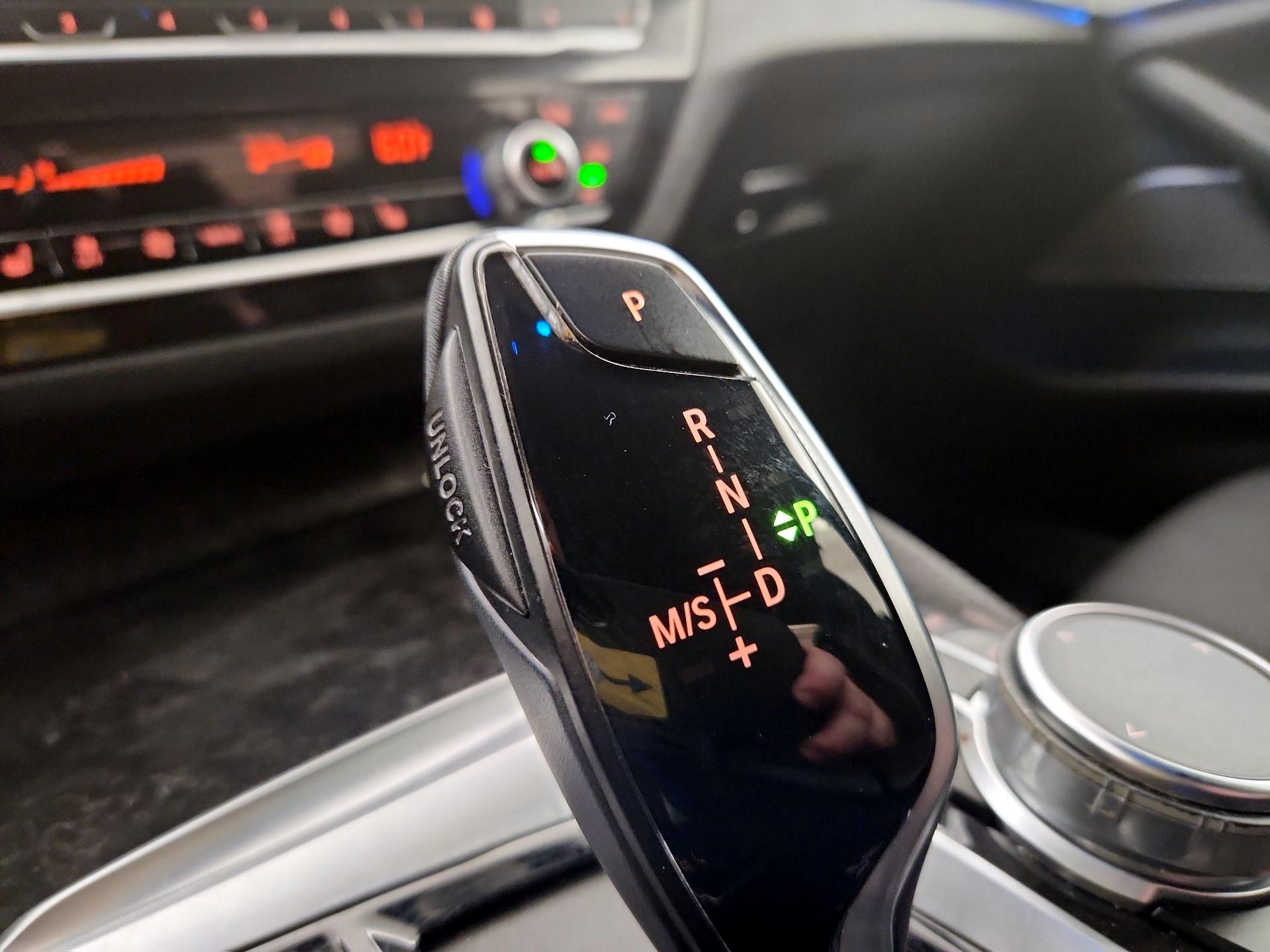 Thumbnail: 2023 BMW 5 Series - 18