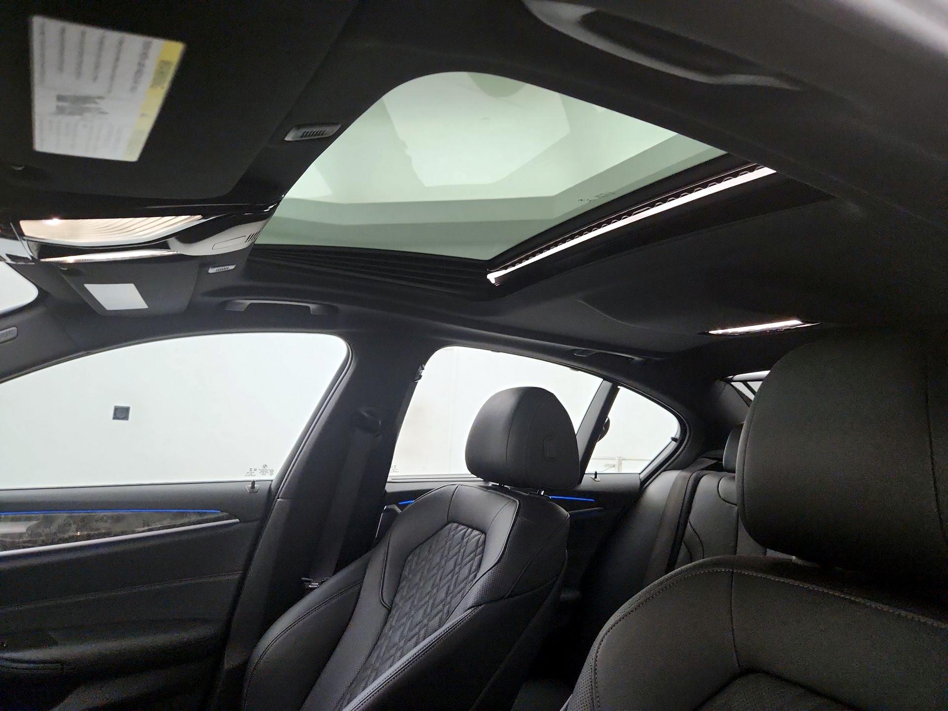 Thumbnail: 2023 BMW 5 Series - 20