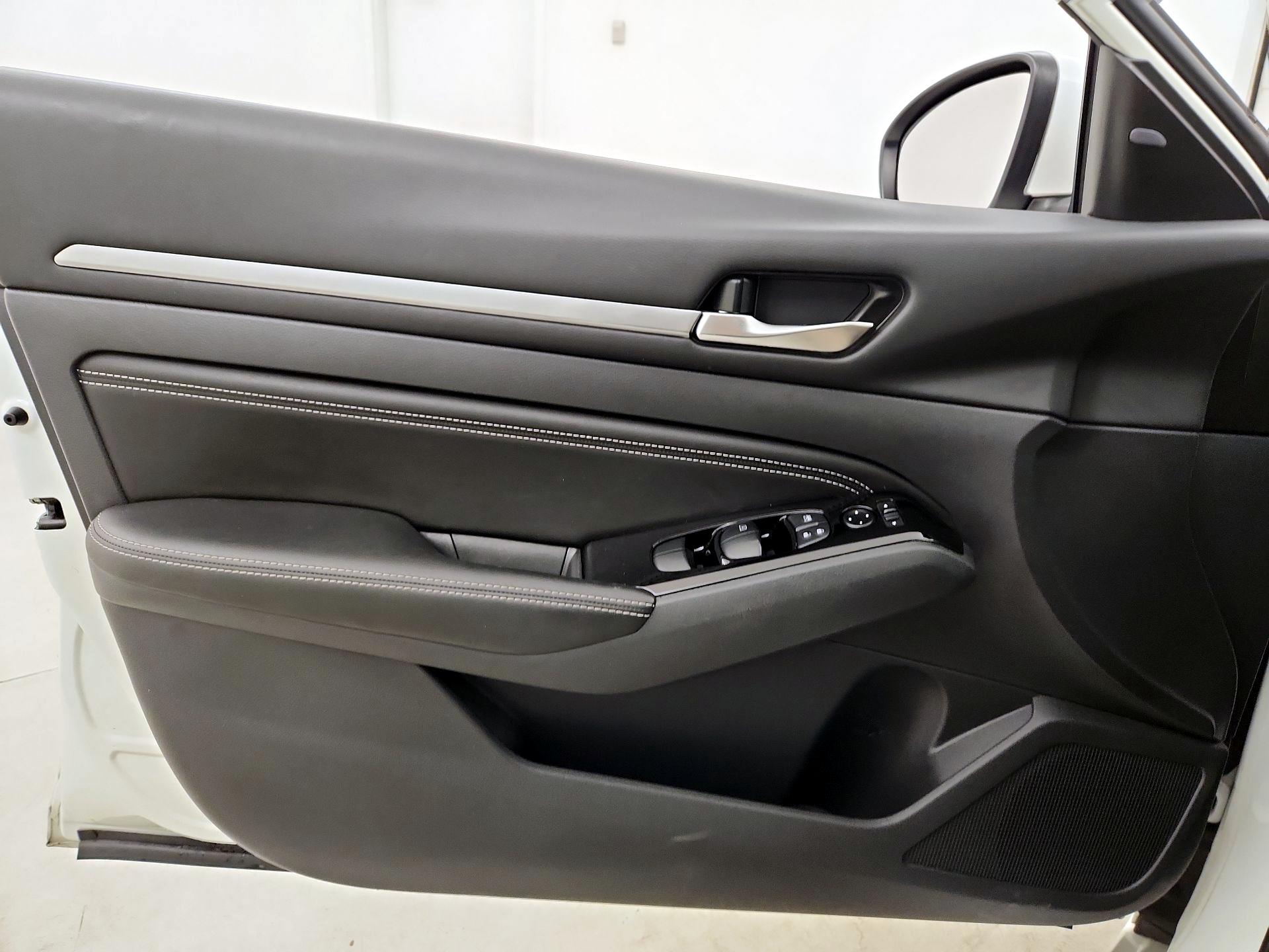 Thumbnail: 2023 Nissan Altima - 12