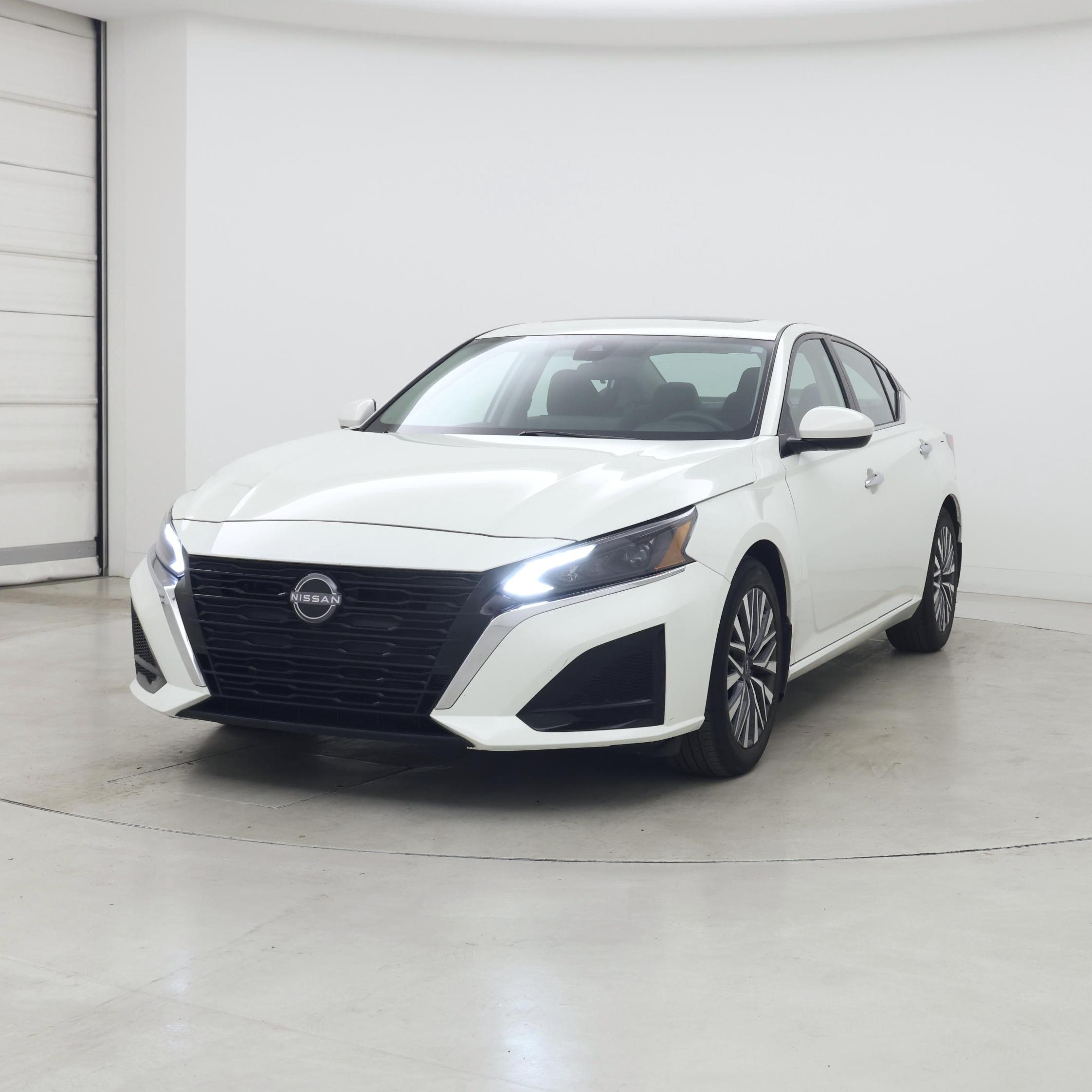 Thumbnail: 2023 Nissan Altima - 4