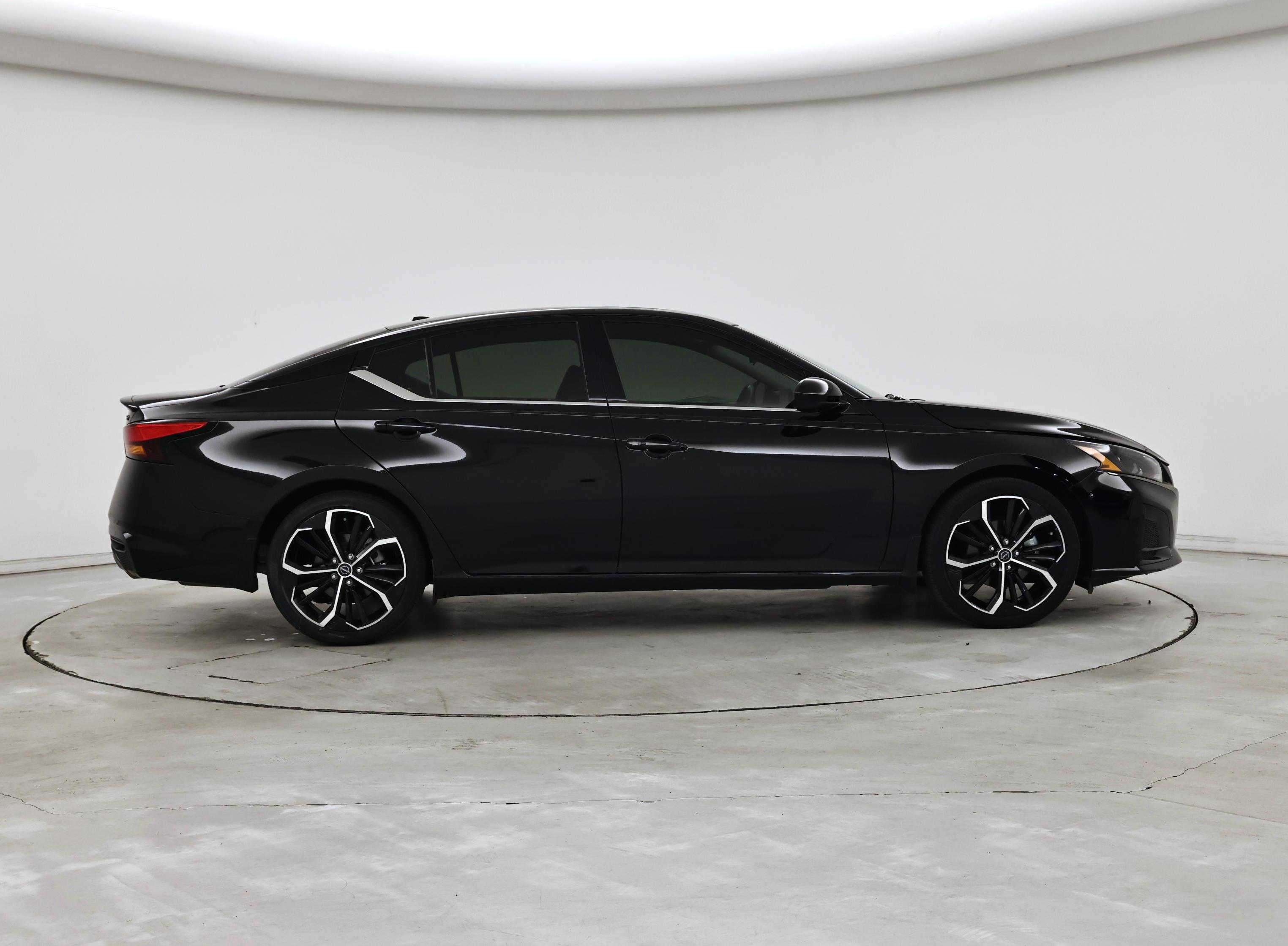 Thumbnail: 2023 Nissan Altima - 7
