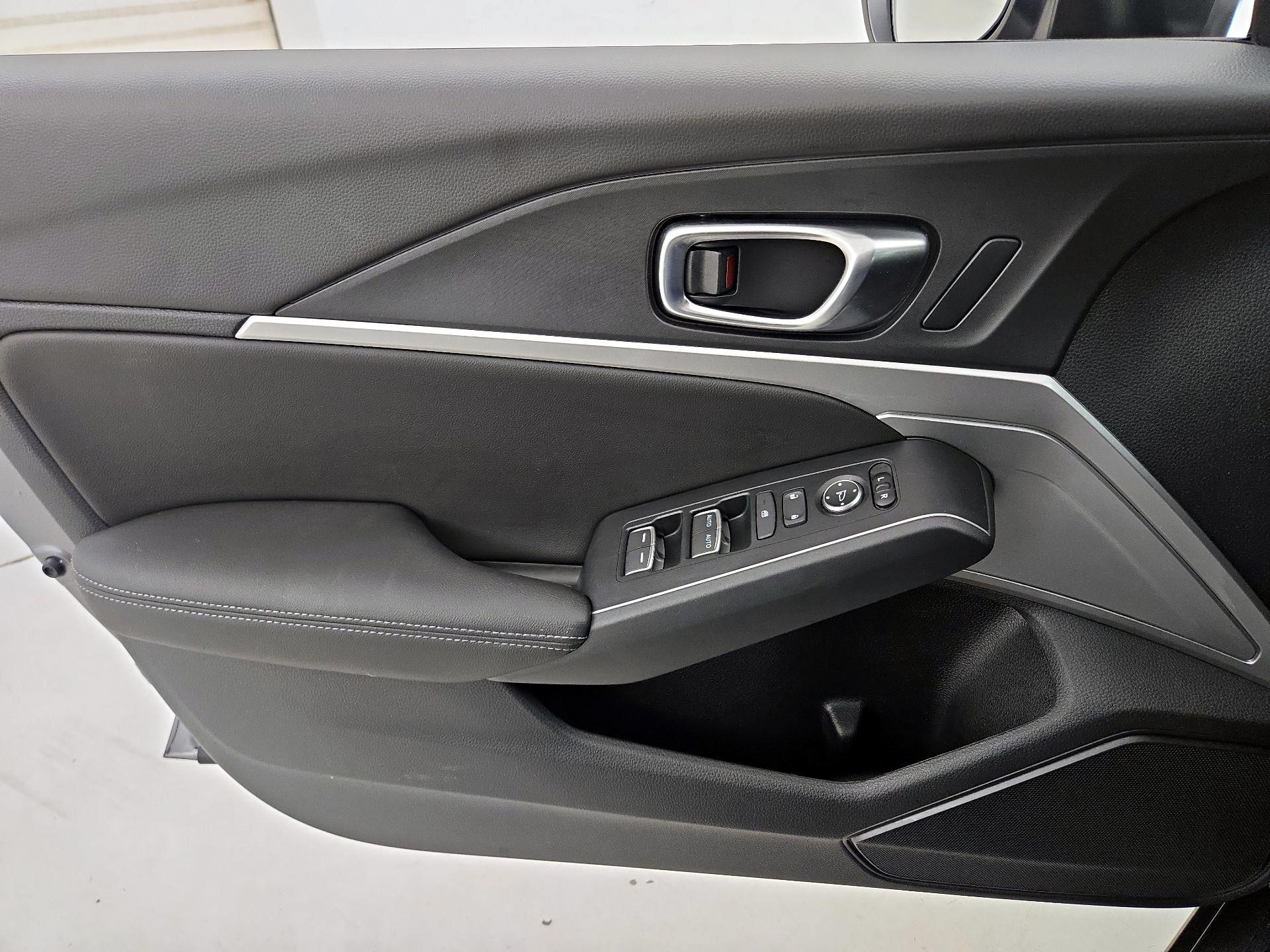 Thumbnail: 2025 Acura Integra - 12