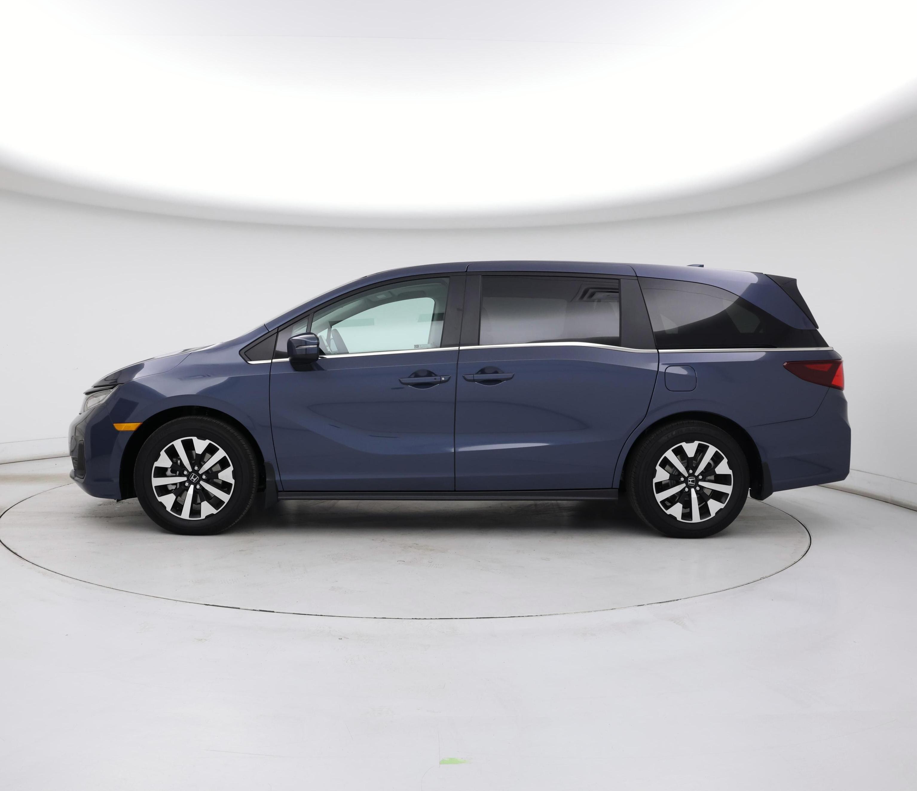Thumbnail: 2026 Honda Odyssey - 3