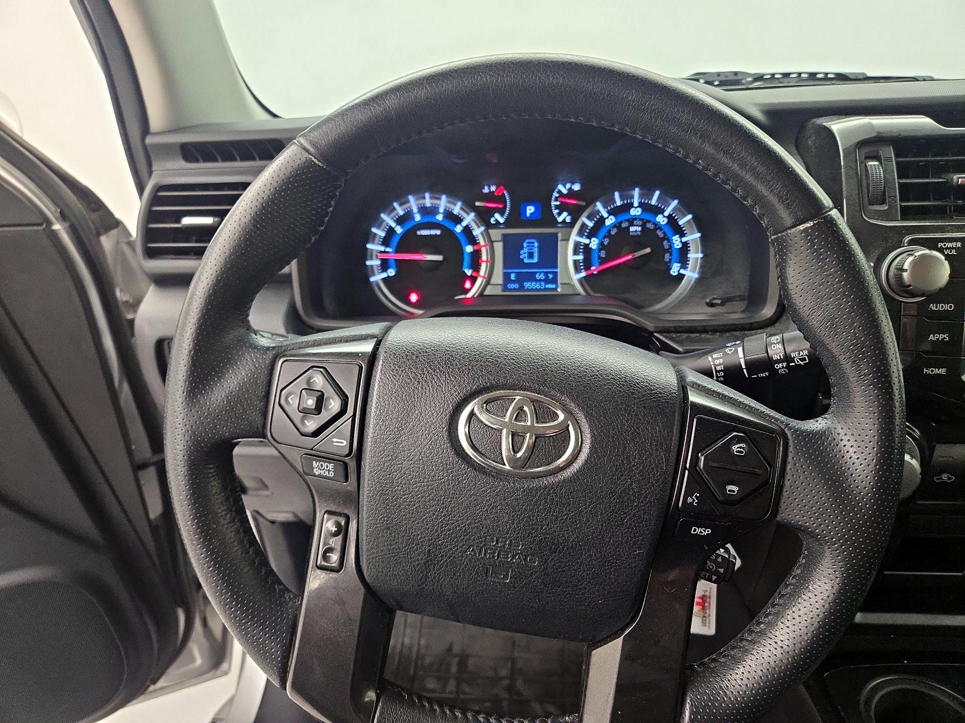 Thumbnail: 2015 Toyota 4Runner - 10