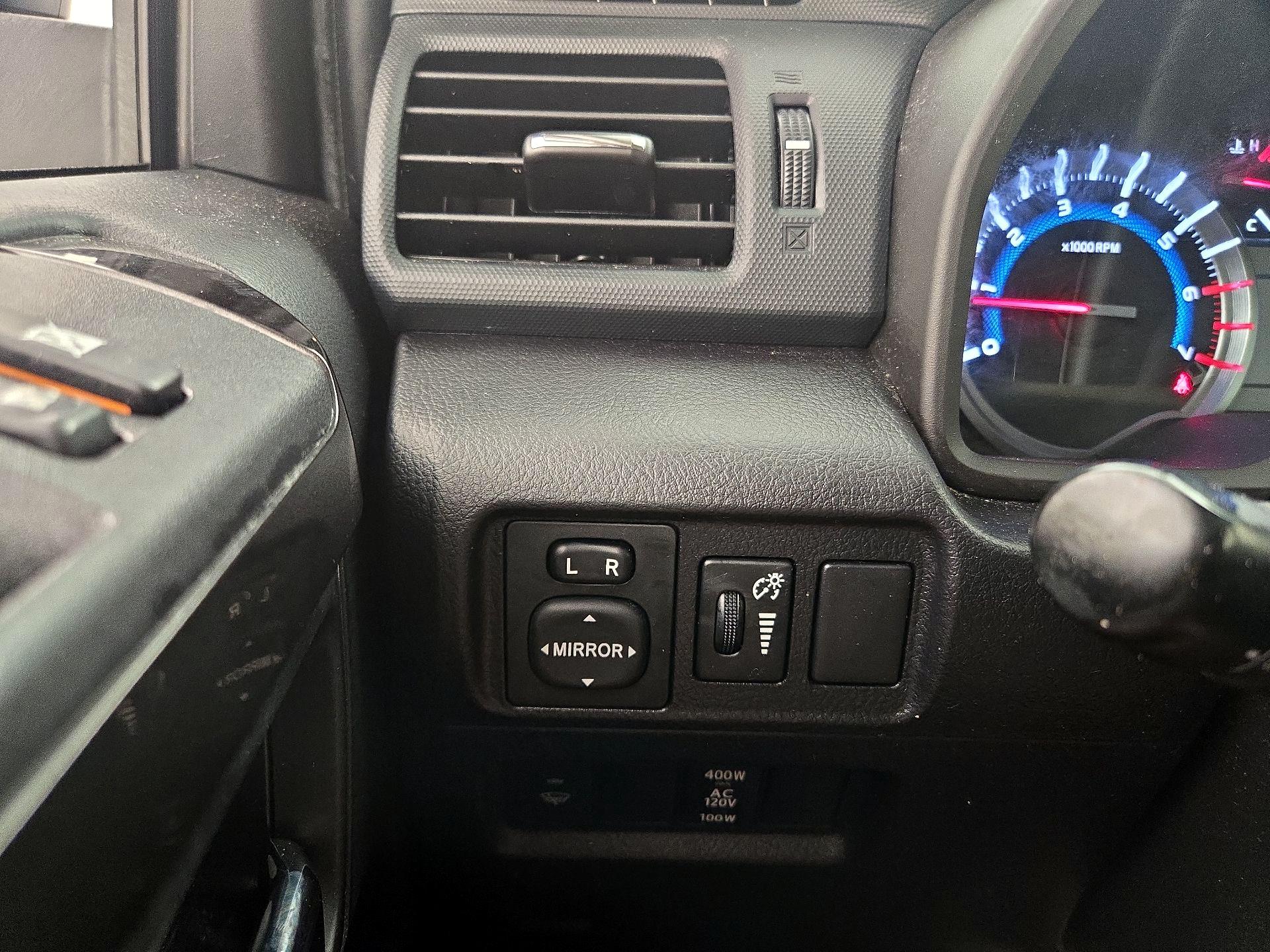 Thumbnail: 2015 Toyota 4Runner - 13