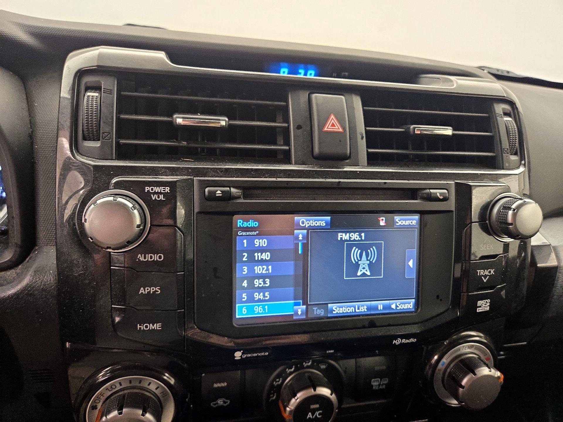 Thumbnail: 2015 Toyota 4Runner - 16