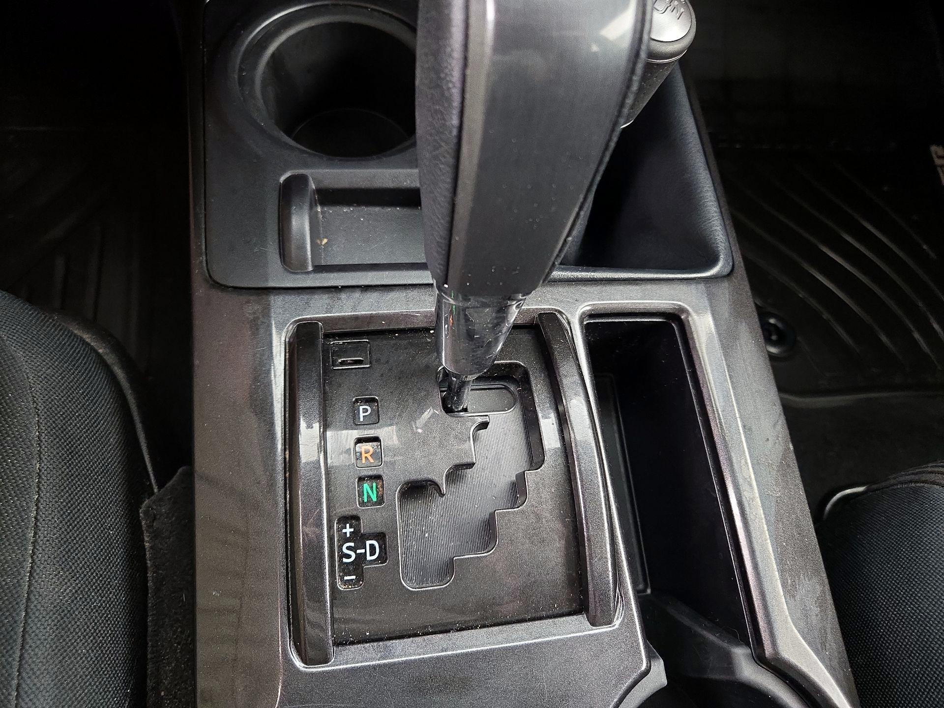 Thumbnail: 2015 Toyota 4Runner - 18