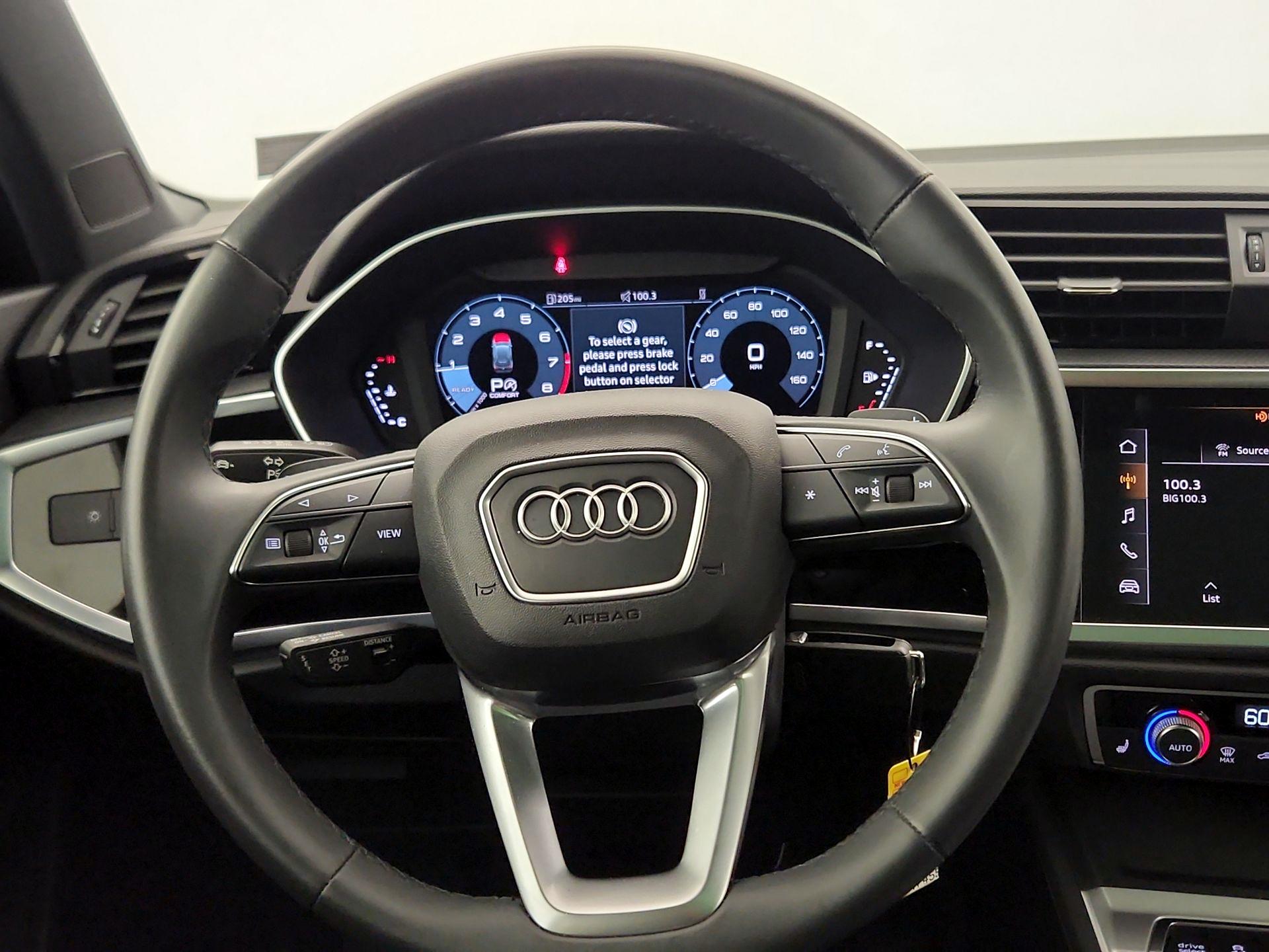 Thumbnail: 2025 Audi Q3 - 10