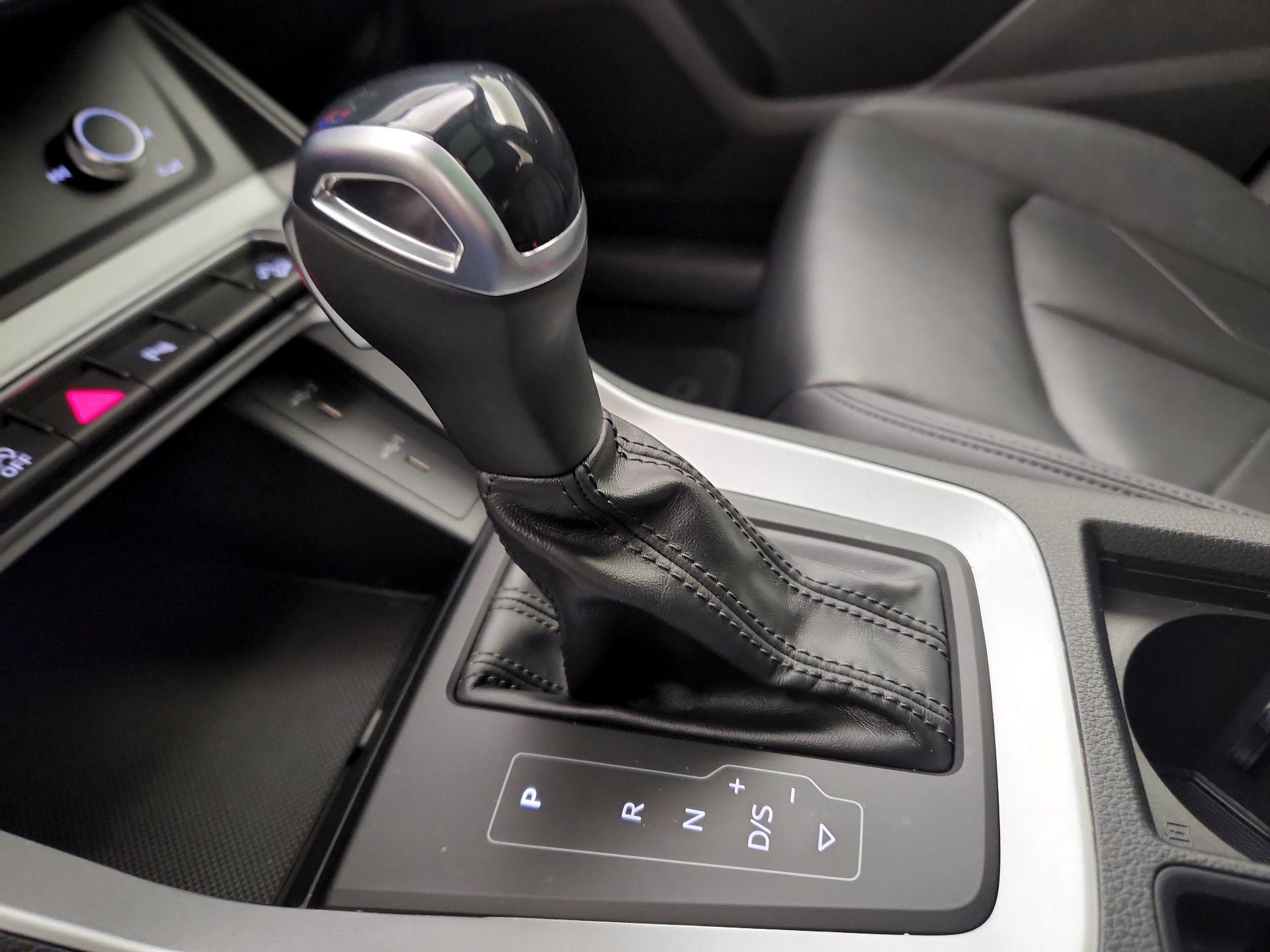 Thumbnail: 2025 Audi Q3 - 17