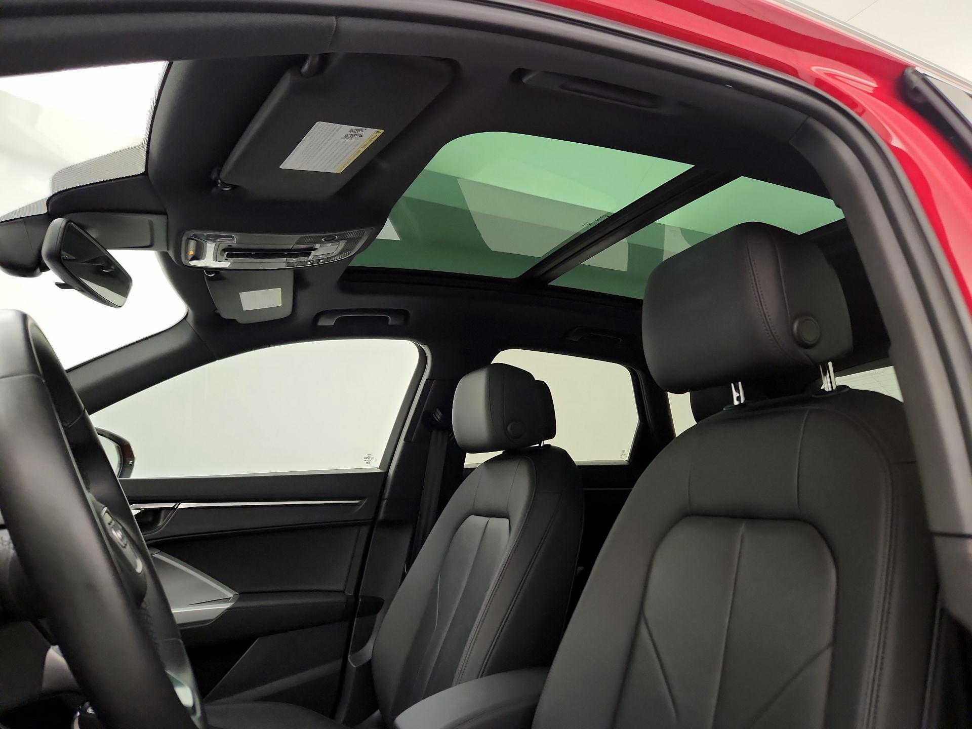 Thumbnail: 2025 Audi Q3 - 19