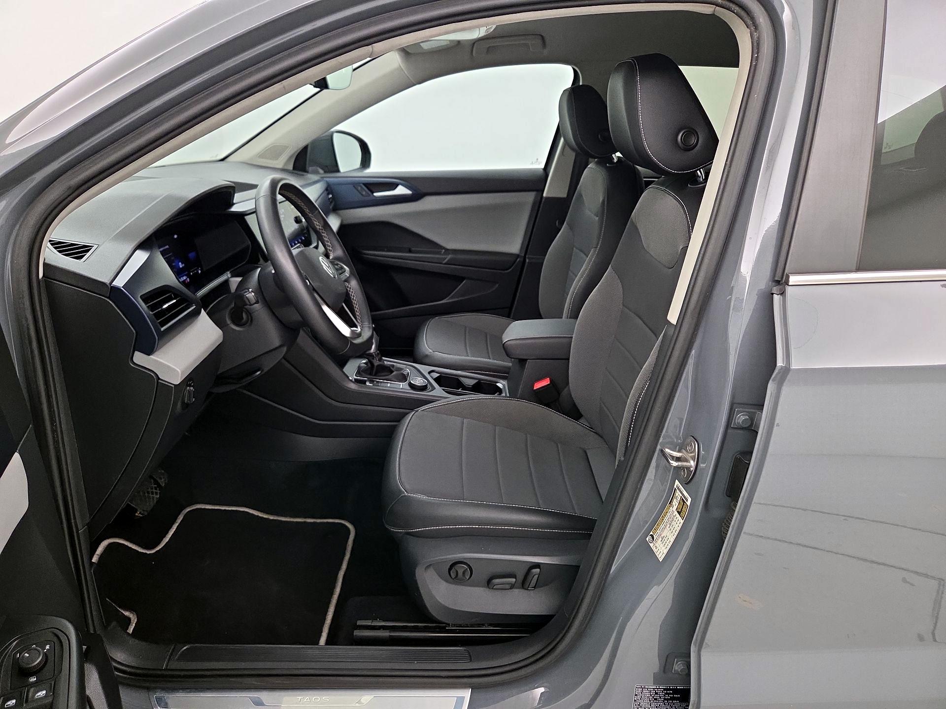 Thumbnail: 2022 Volkswagen Taos - 9