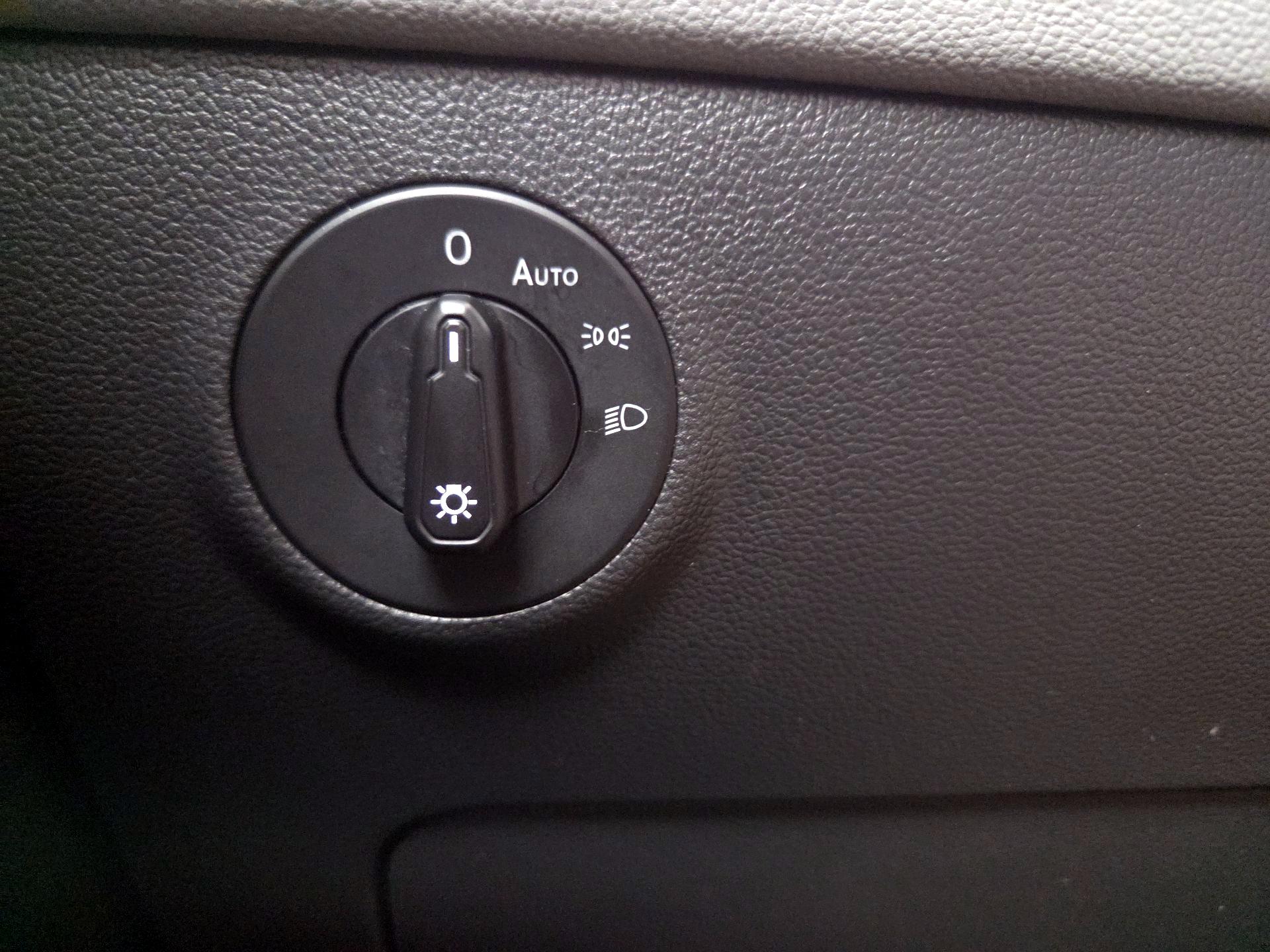 Thumbnail: 2022 Volkswagen Taos - 11