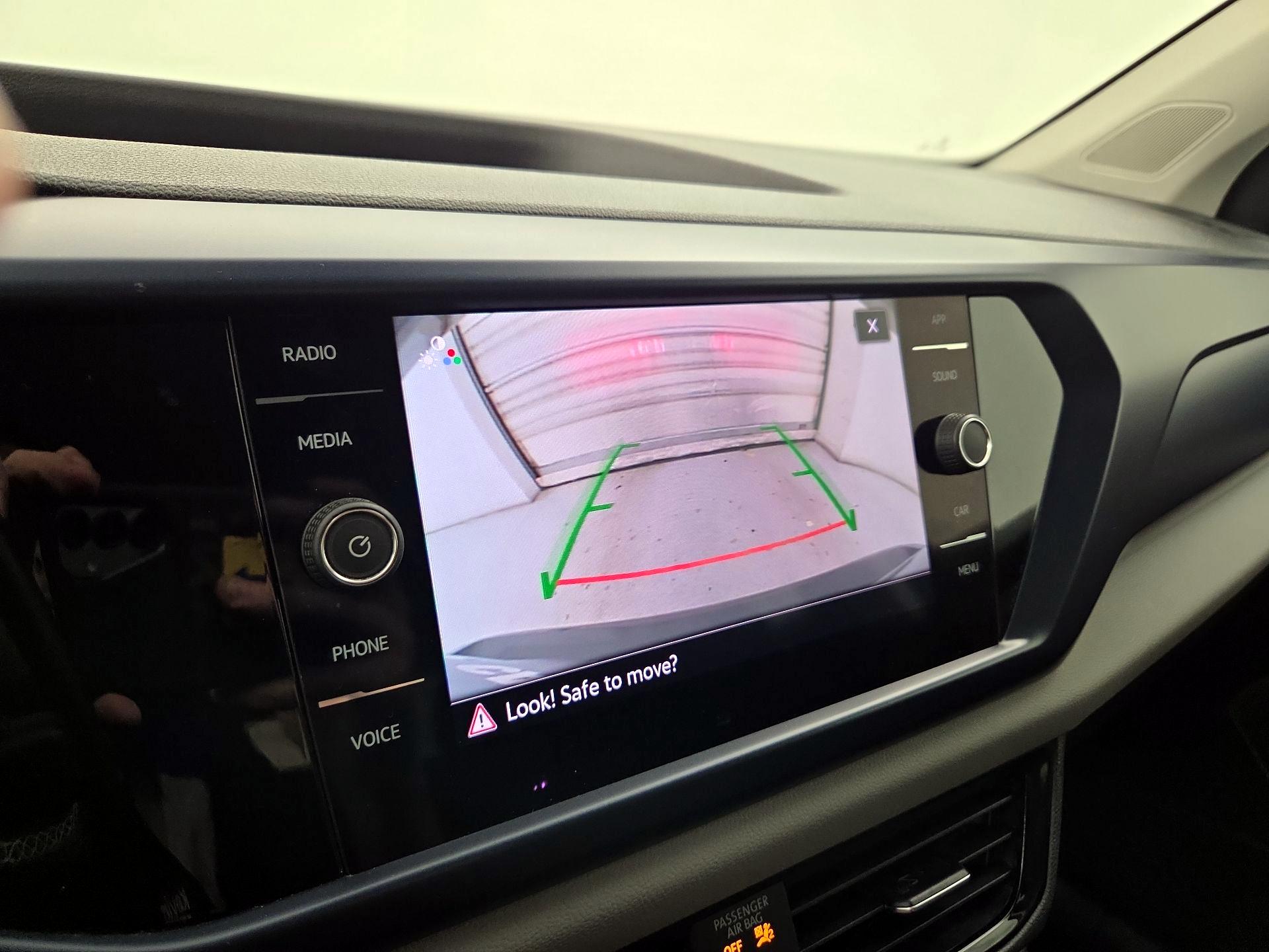 Thumbnail: 2022 Volkswagen Taos - 12