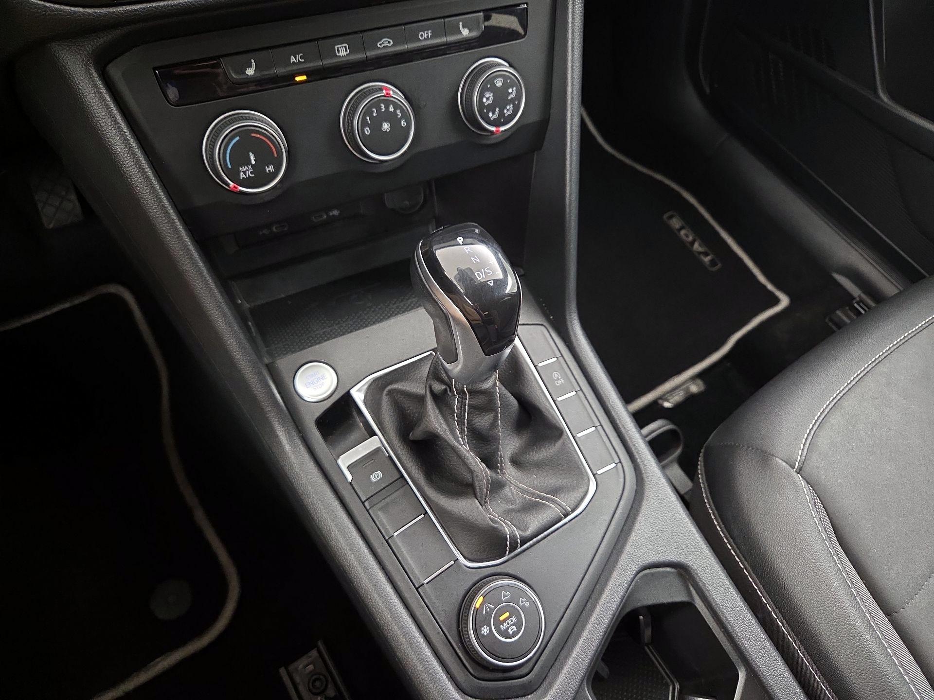 Thumbnail: 2022 Volkswagen Taos - 15