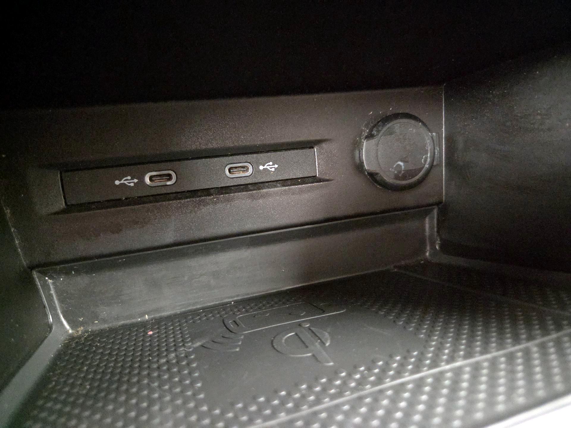 Thumbnail: 2022 Volkswagen Taos - 16