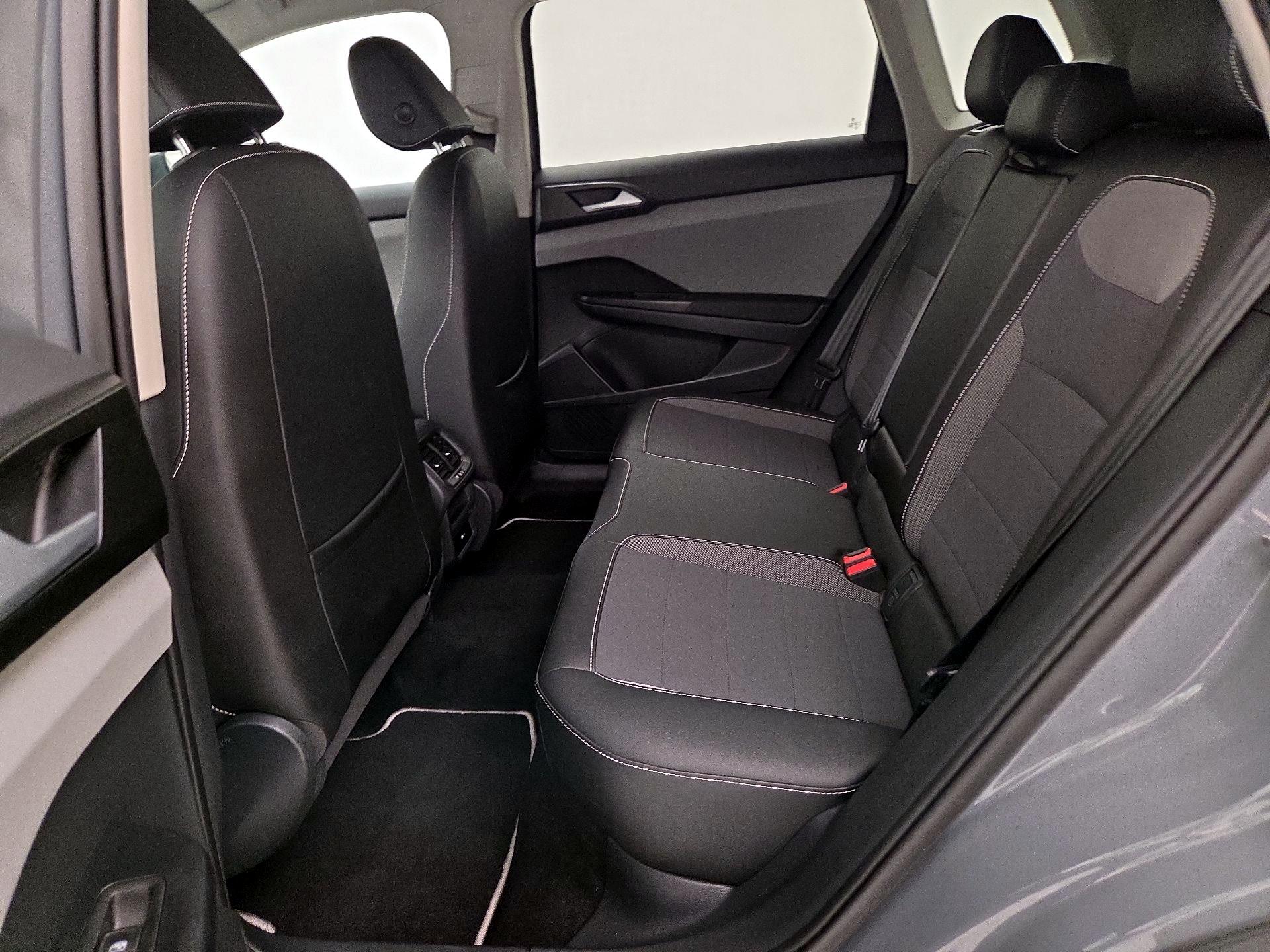 Thumbnail: 2022 Volkswagen Taos - 17