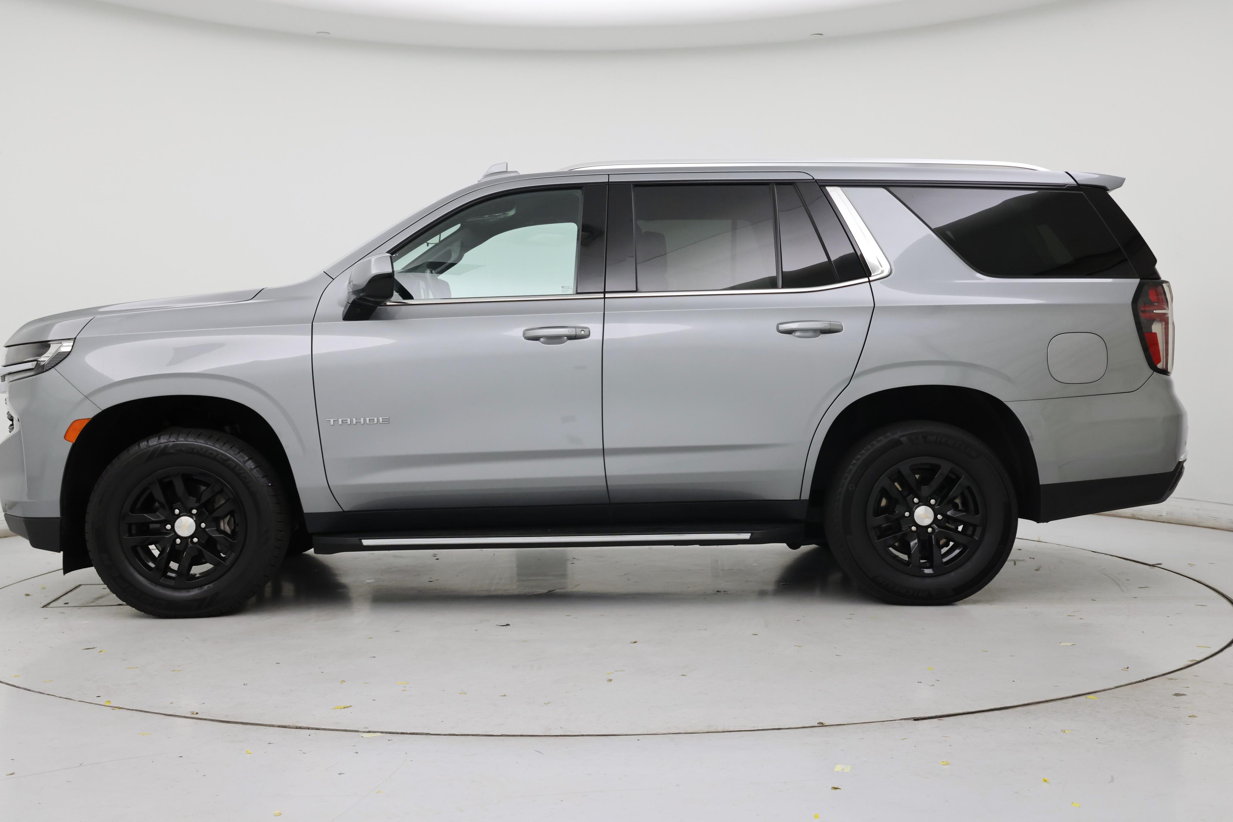 Thumbnail: 2023 Chevrolet Tahoe - 3