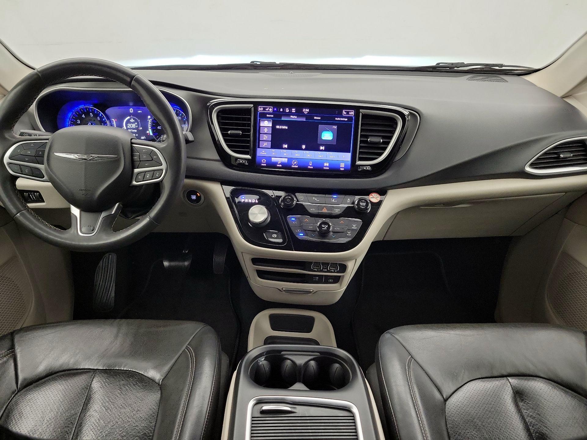 Thumbnail: 2022 Chrysler Pacifica - 9
