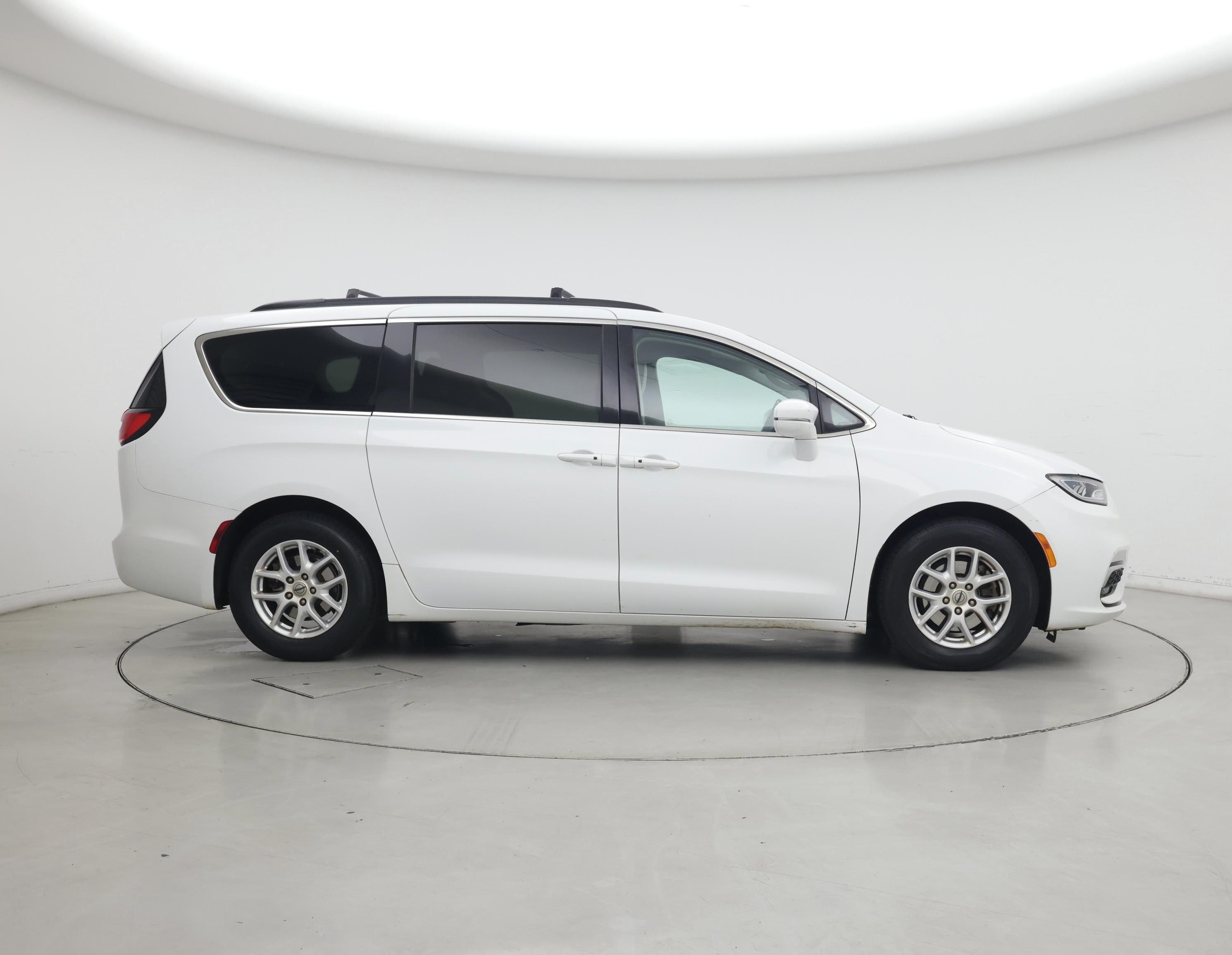 Thumbnail: 2022 Chrysler Pacifica - 7