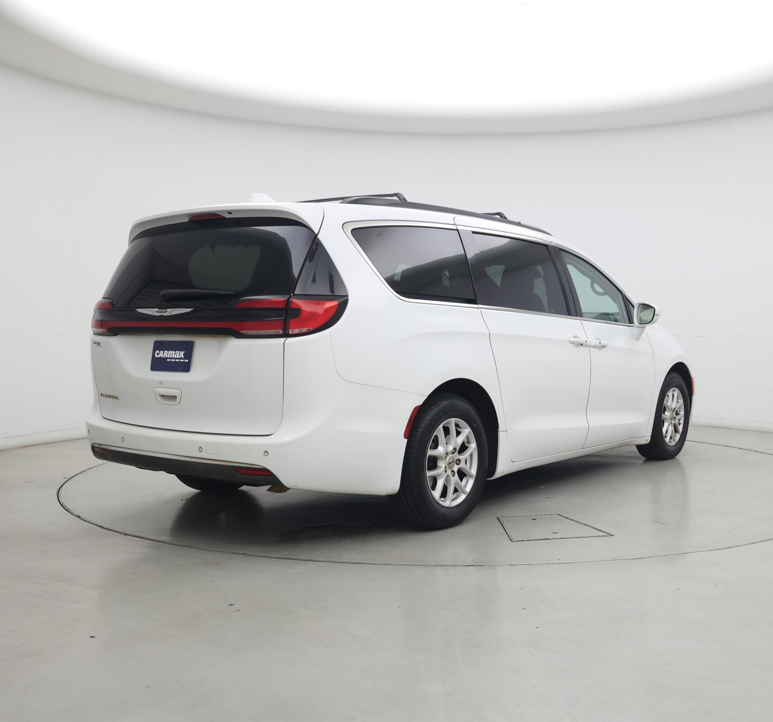 Thumbnail: 2022 Chrysler Pacifica - 8