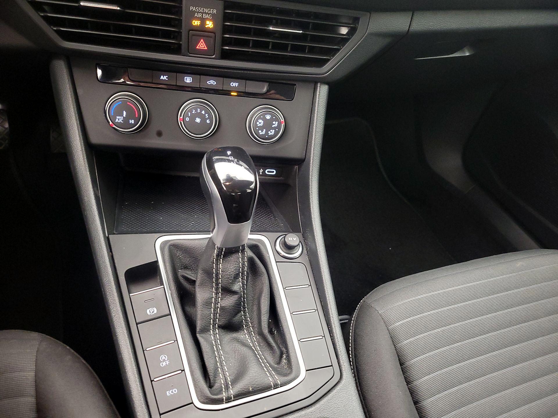 Thumbnail: 2024 Volkswagen Jetta - 17