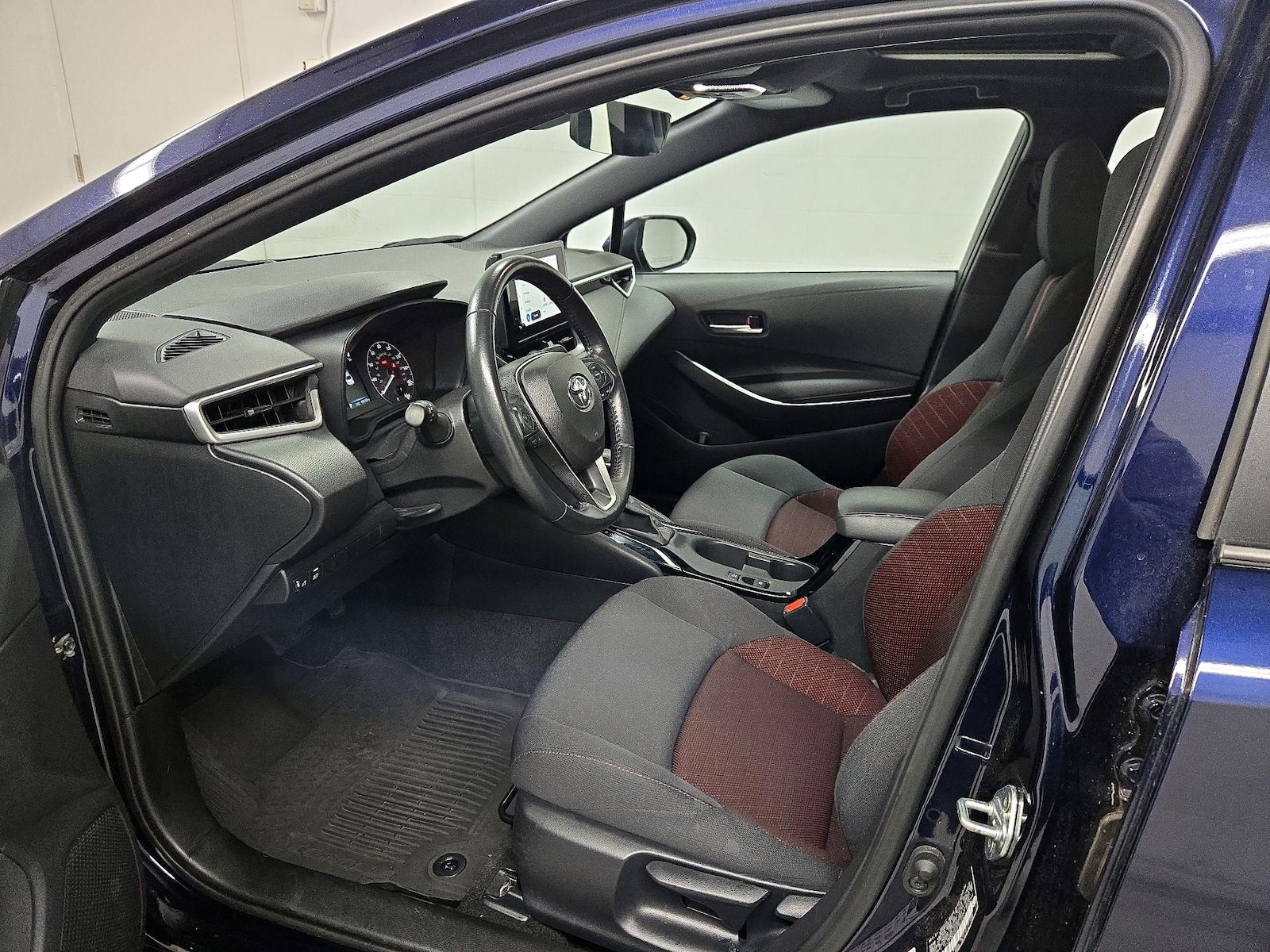 2023 Toyota Corolla SE - Photo 12