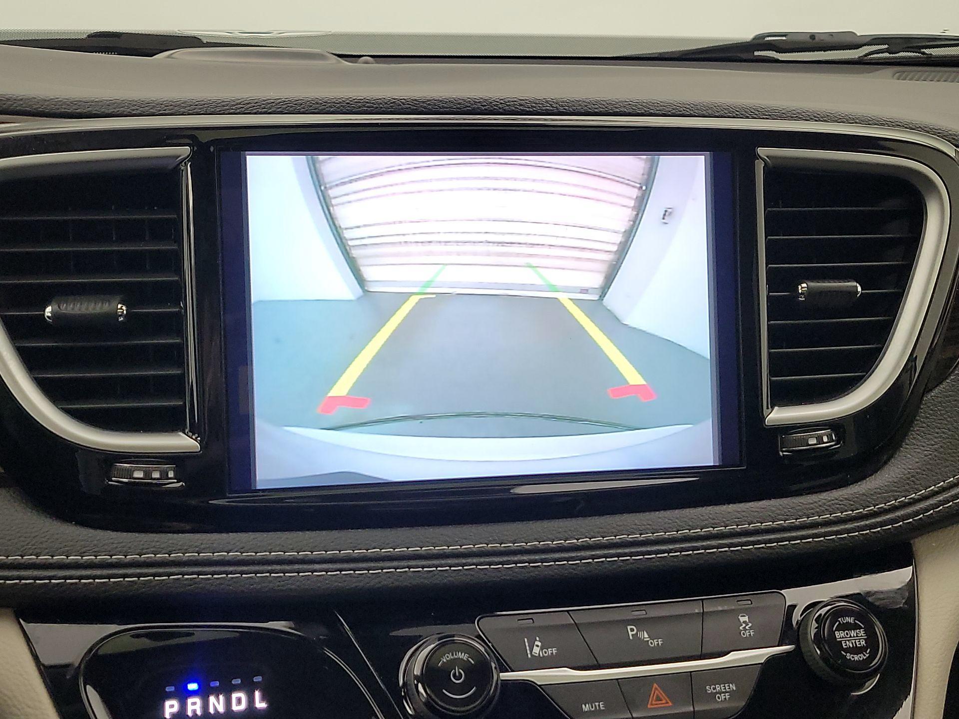 Thumbnail: 2023 Chrysler Pacifica - 15