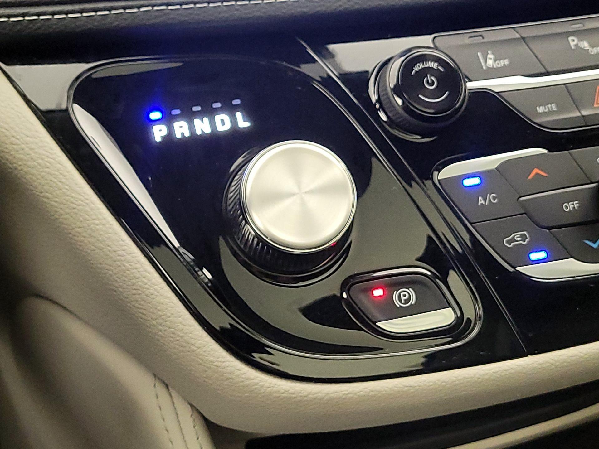 Thumbnail: 2023 Chrysler Pacifica - 18