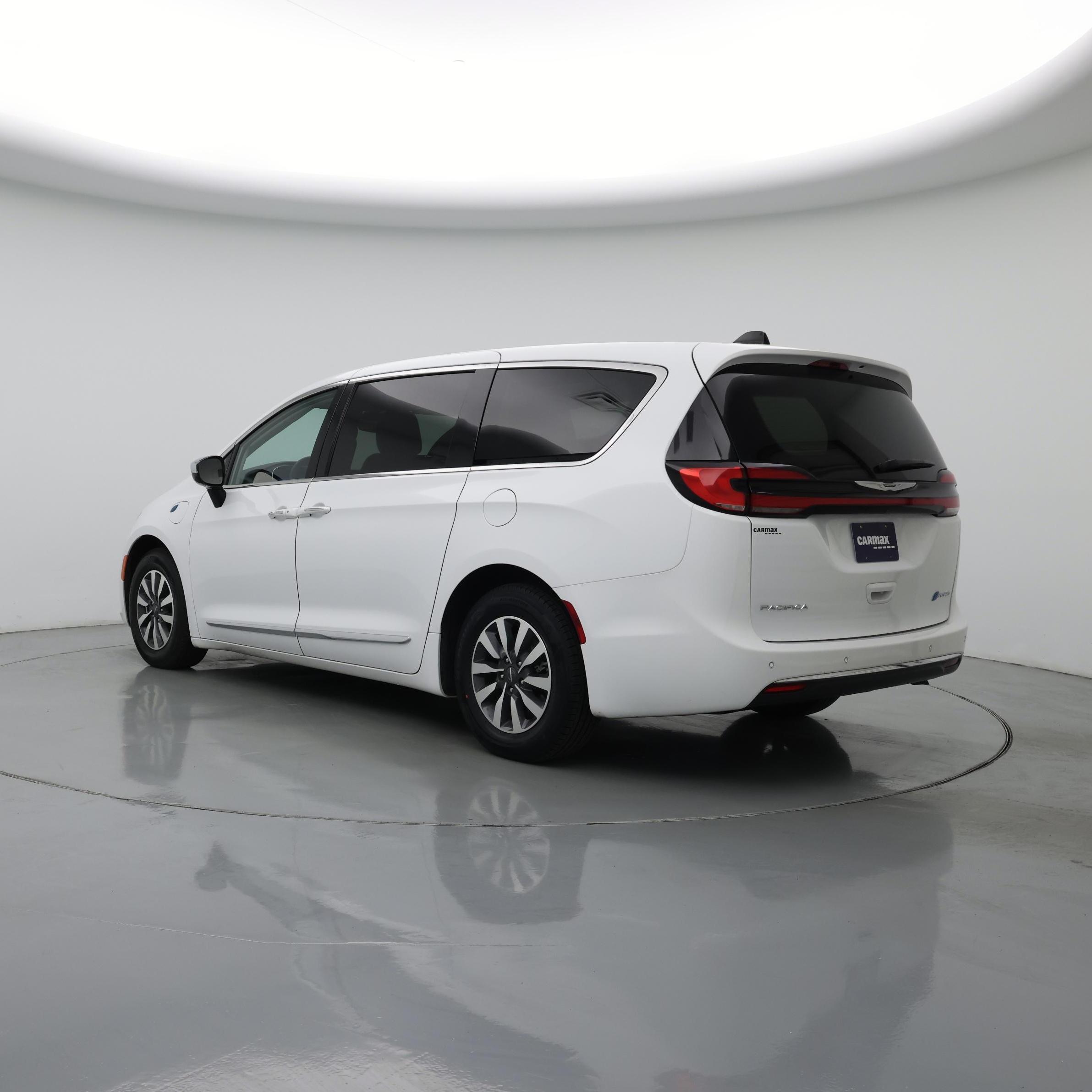 Thumbnail: 2023 Chrysler Pacifica - 2