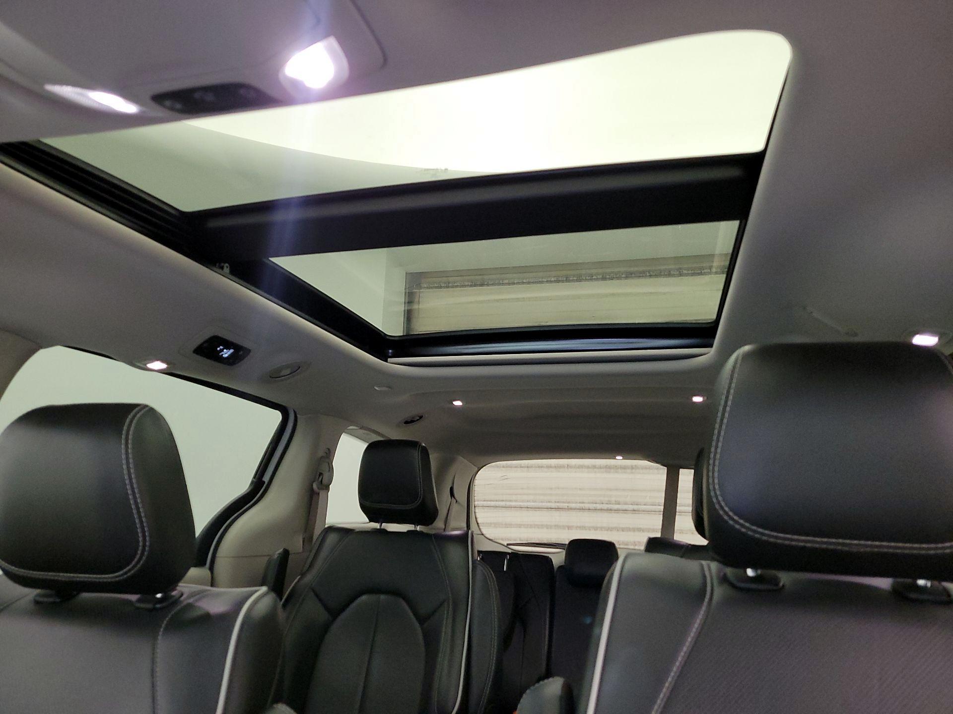 Thumbnail: 2023 Chrysler Pacifica - 20