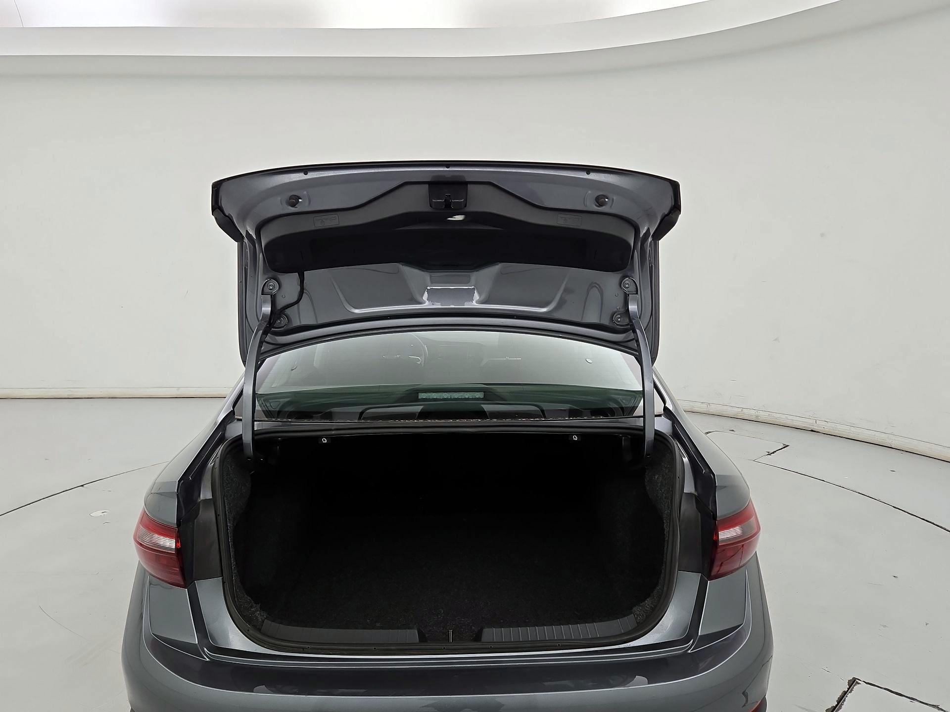 Thumbnail: 2024 Volkswagen Jetta - 20