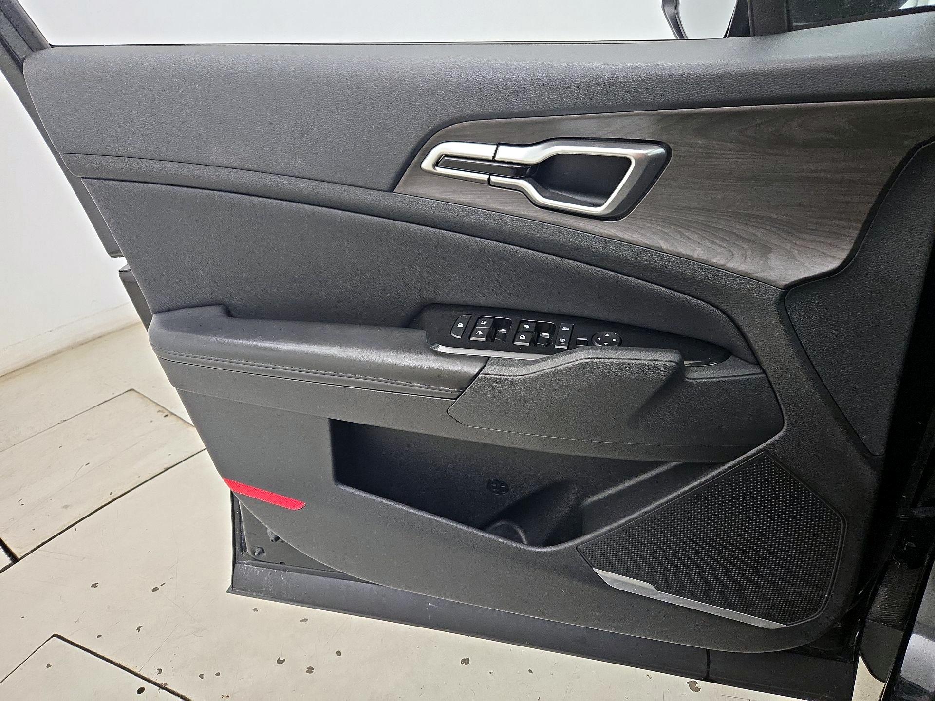 Thumbnail: 2023 Kia Sportage - 12